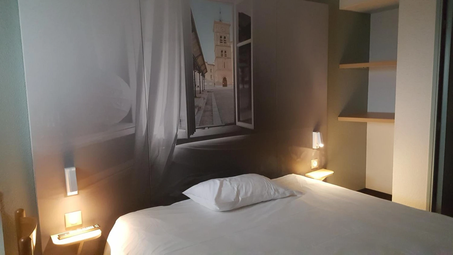 Chambre disponible pour un séminaire d'entreprise à B&B HOTEL Valence Nord - Montreuil-sur-Mer