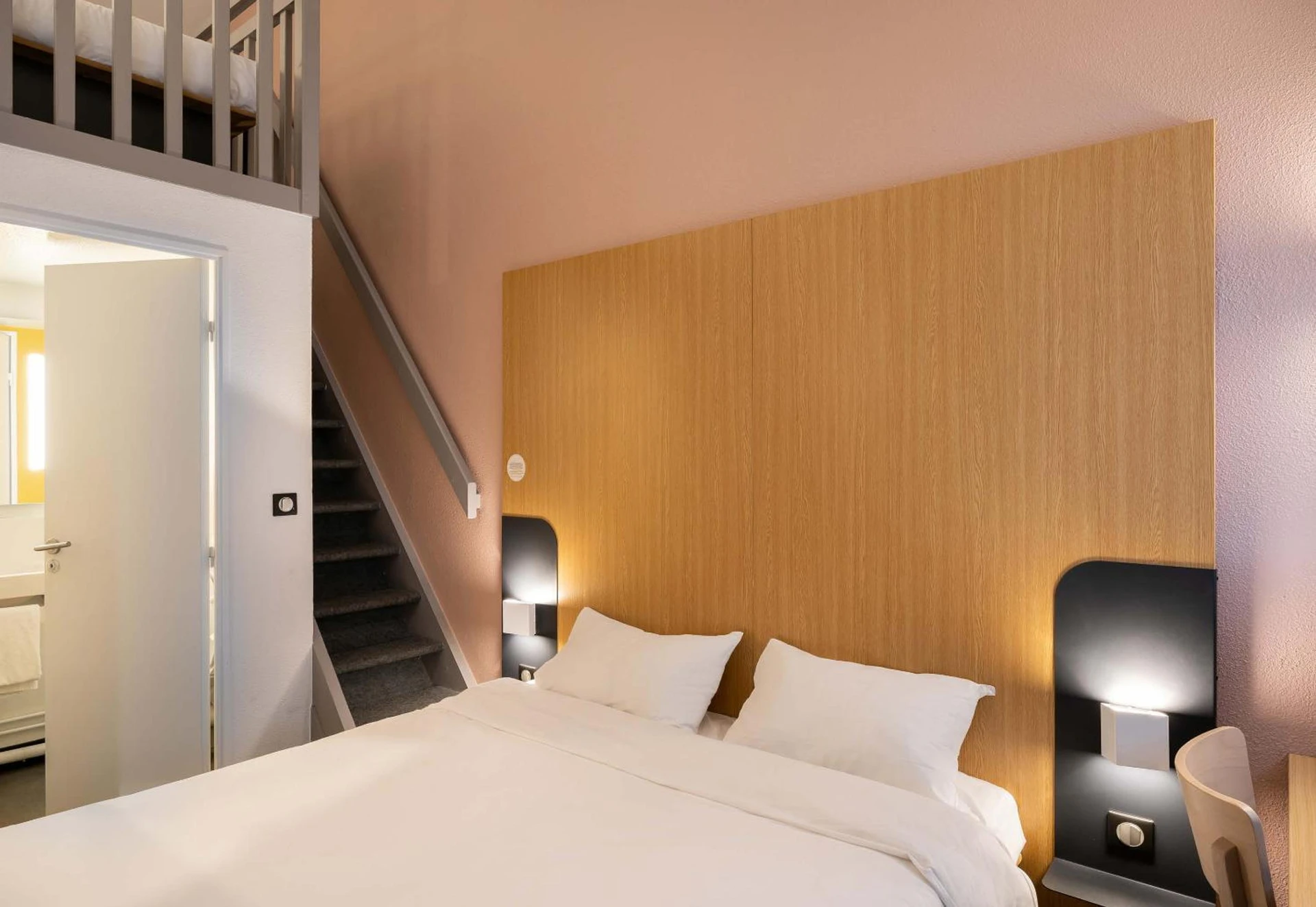 Magnifique chambre pour un séminaire d'entreprise à B&B HOTEL Vannes Est Golfe du Morbihan - Vannes