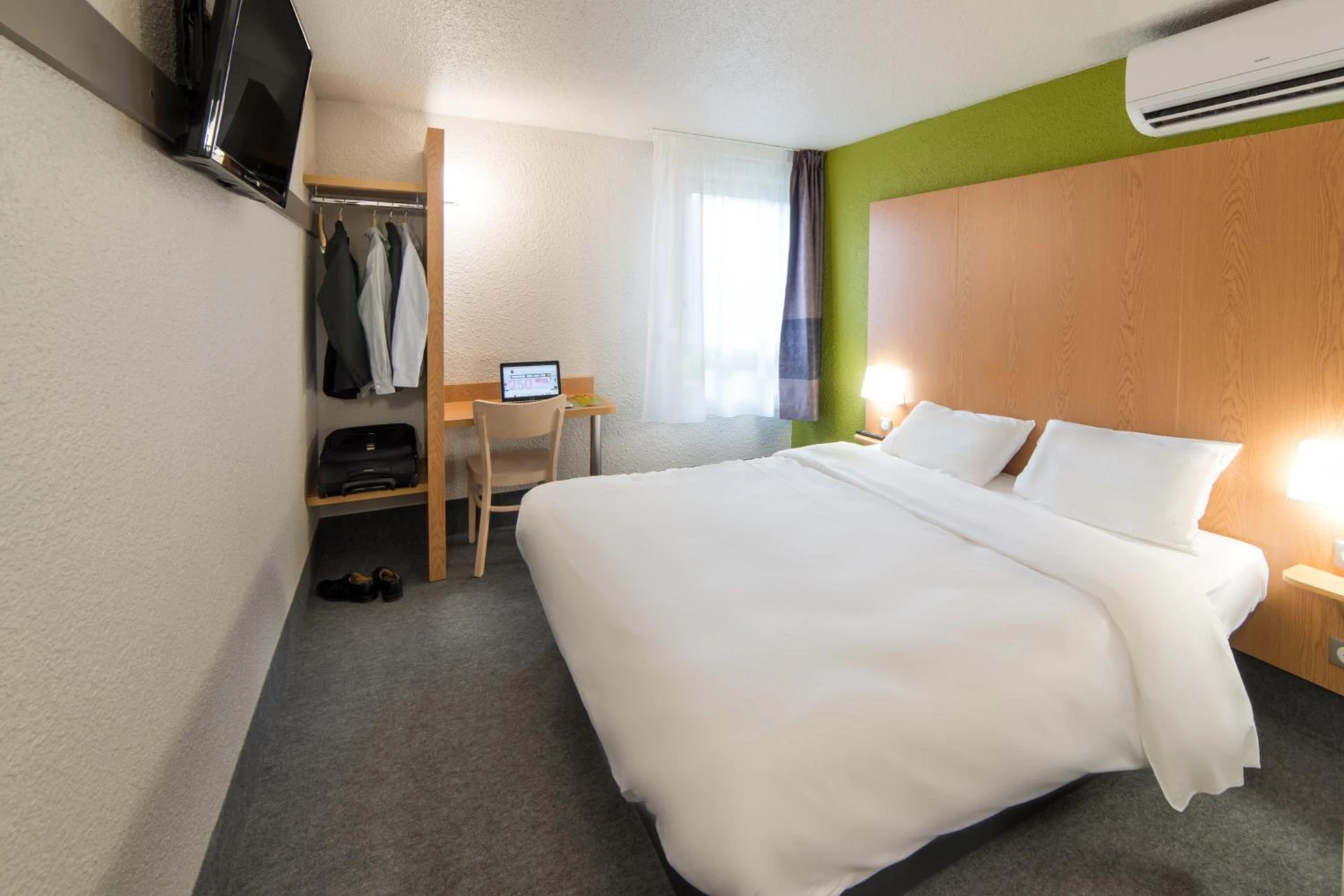 Ambiance de travail pour séminaire d'entreprise à B&B HOTEL Verdun - Fontenay-sous-Bois