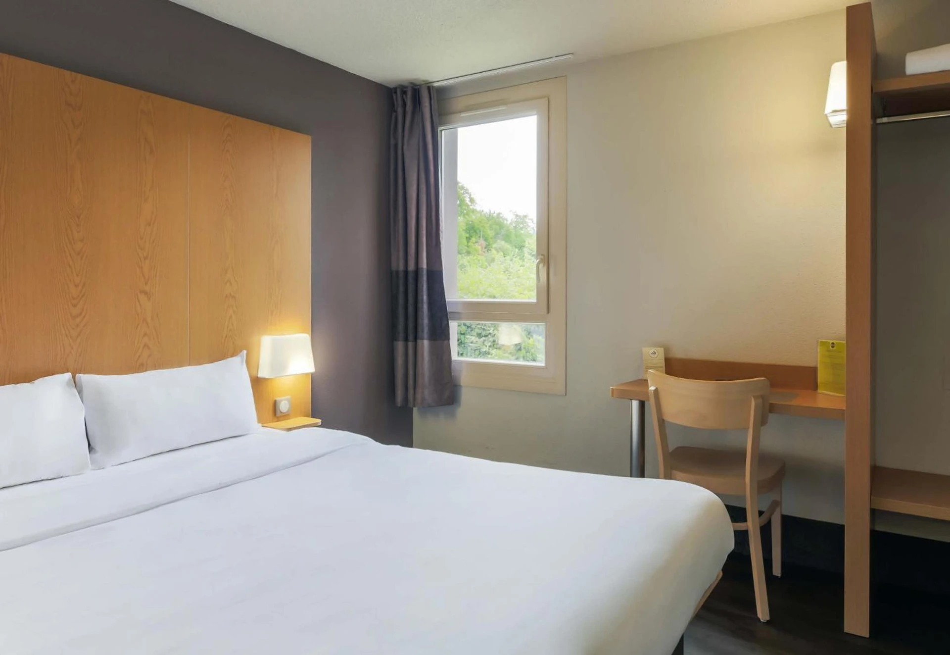 Magnifique chambre pour un séminaire d'entreprise à B&B HOTEL Verdun - Fontenay-sous-Bois
