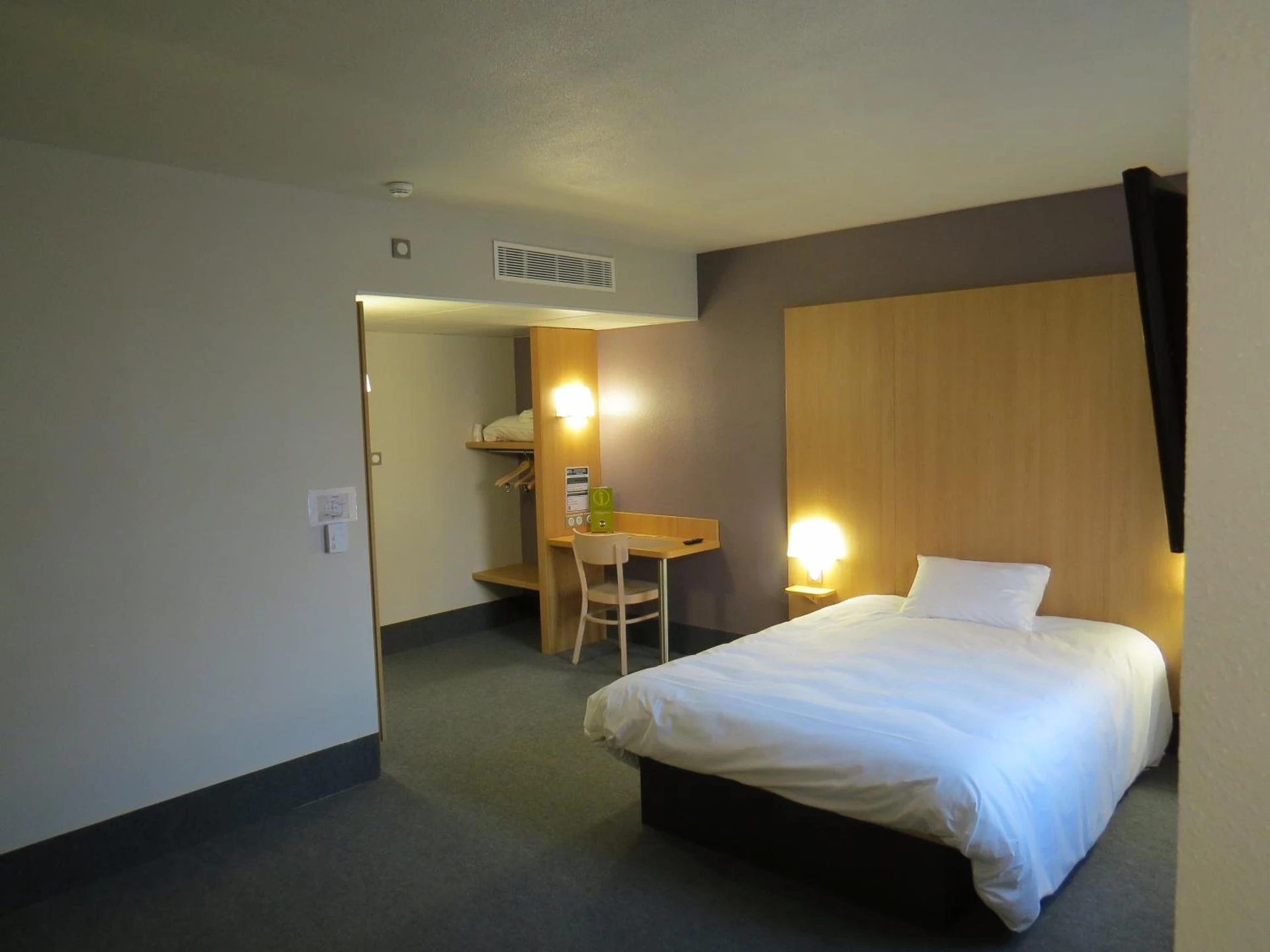 Magnifique chambre pour un séminaire d'entreprise à B&B HOTEL Yvetot - Yvetot