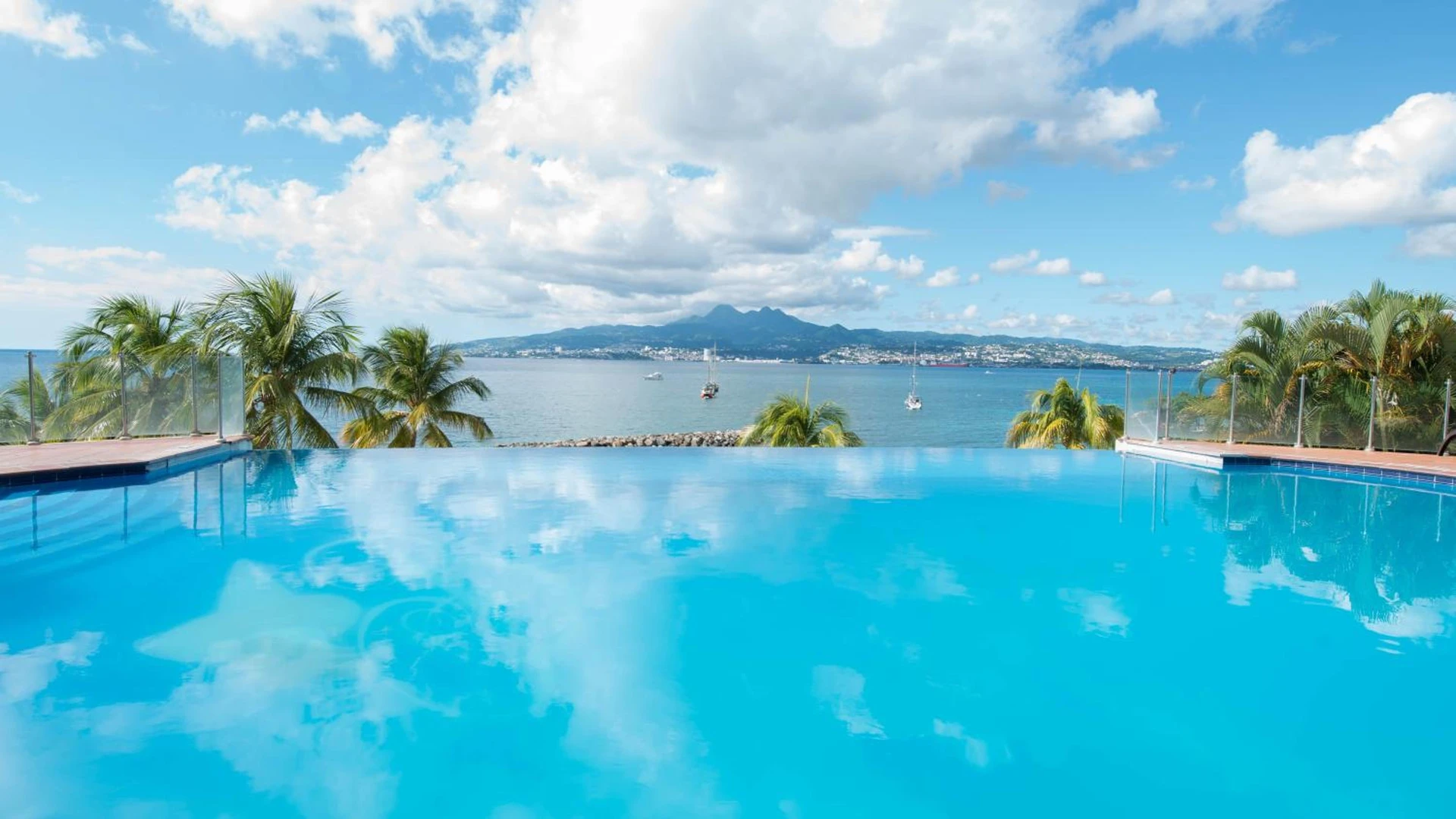 Ambiance de travail pour séminaire d'entreprise à Hotel Bakoua Martinique - Les Trois-Îlets