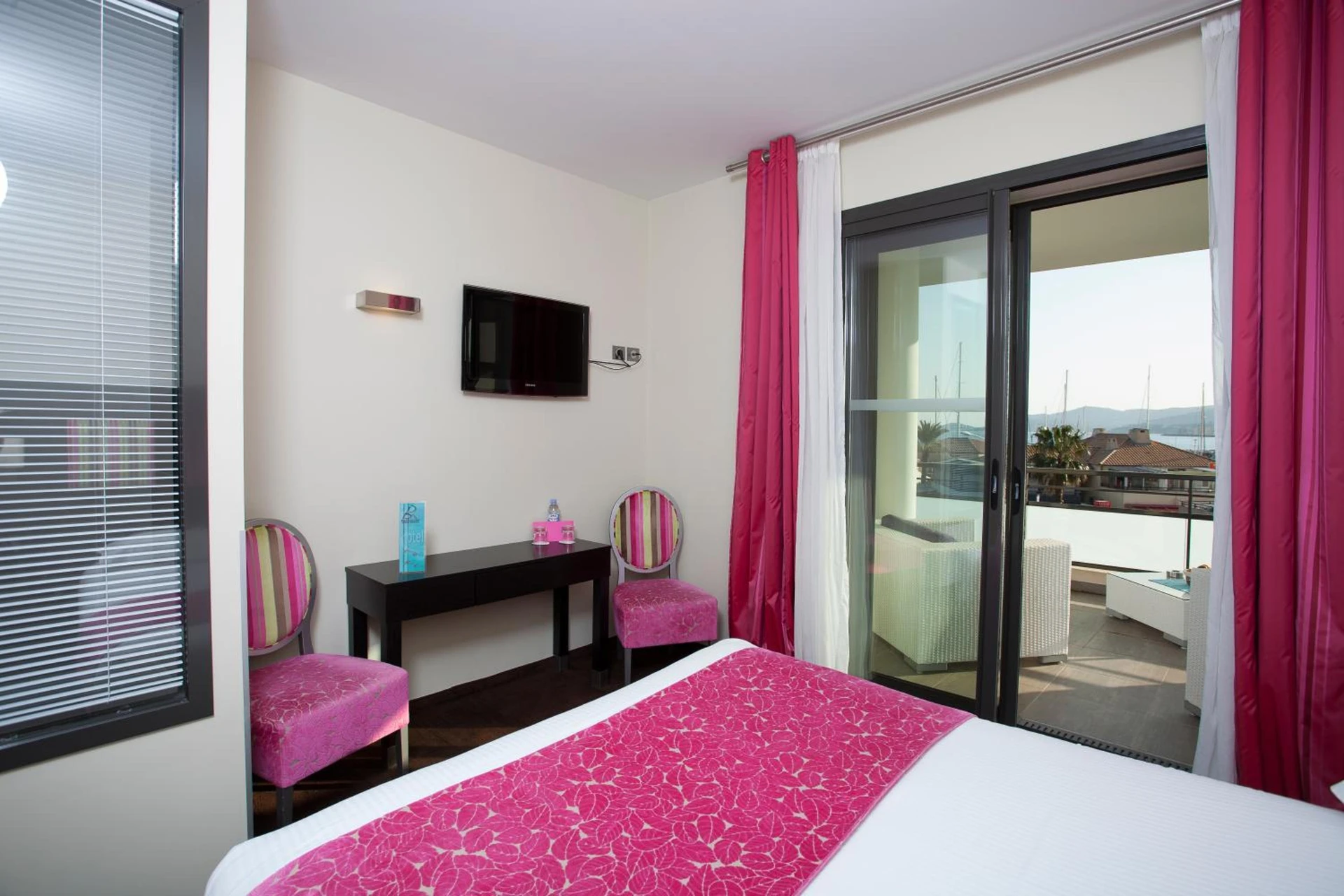 Chambre disponible pour un séminaire d'entreprise à Hôtel Baptistin - Le Lavandou
