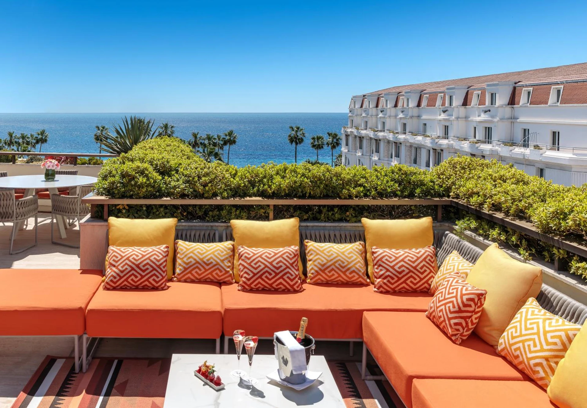 Chambre à Hôtel Barrière Le Gray d'Albion - Organiser un séminaire d'entreprise à Cannes