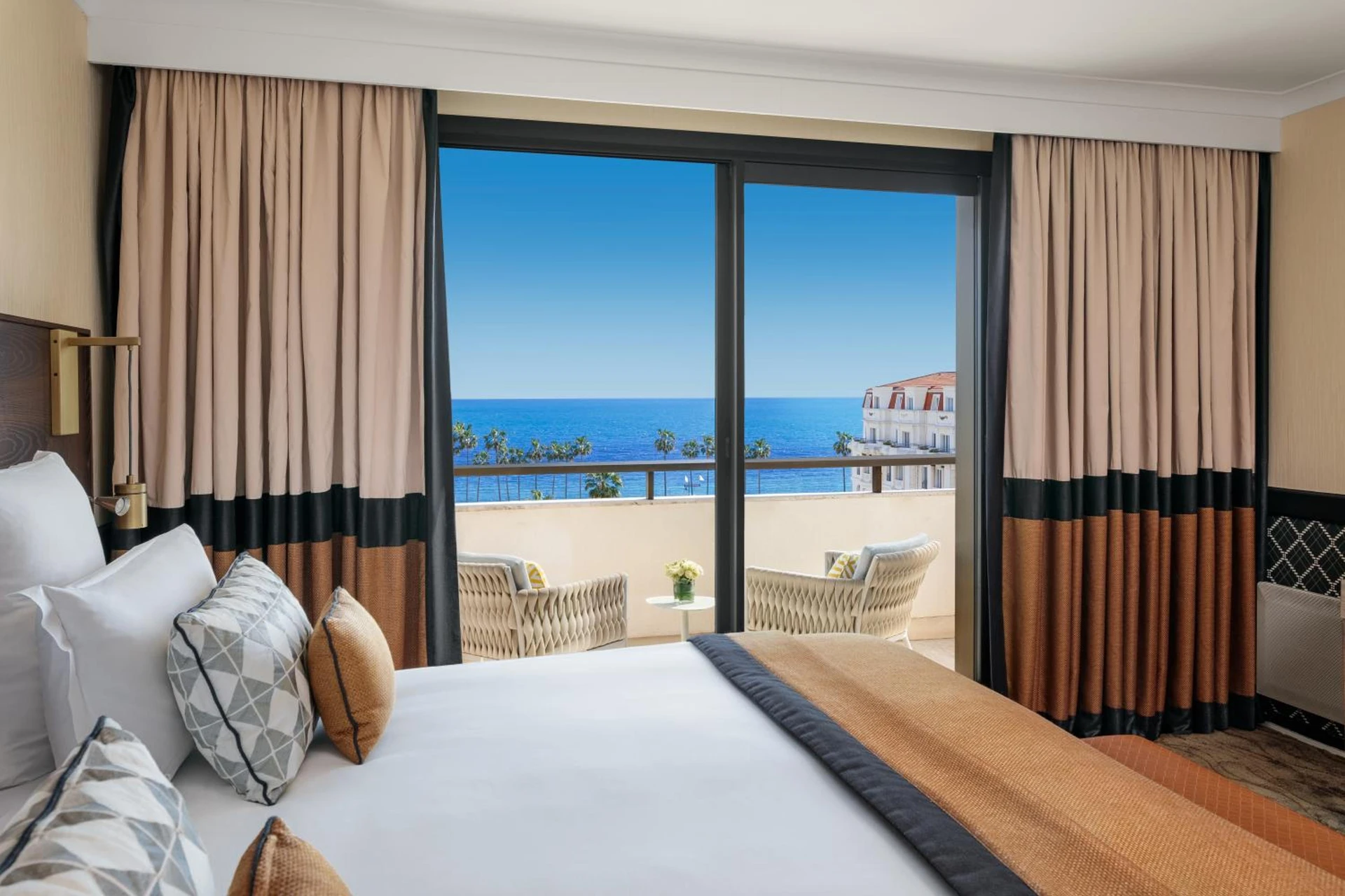 Ambiance de travail pour séminaire d'entreprise à Hôtel Barrière Le Gray d'Albion - Cannes