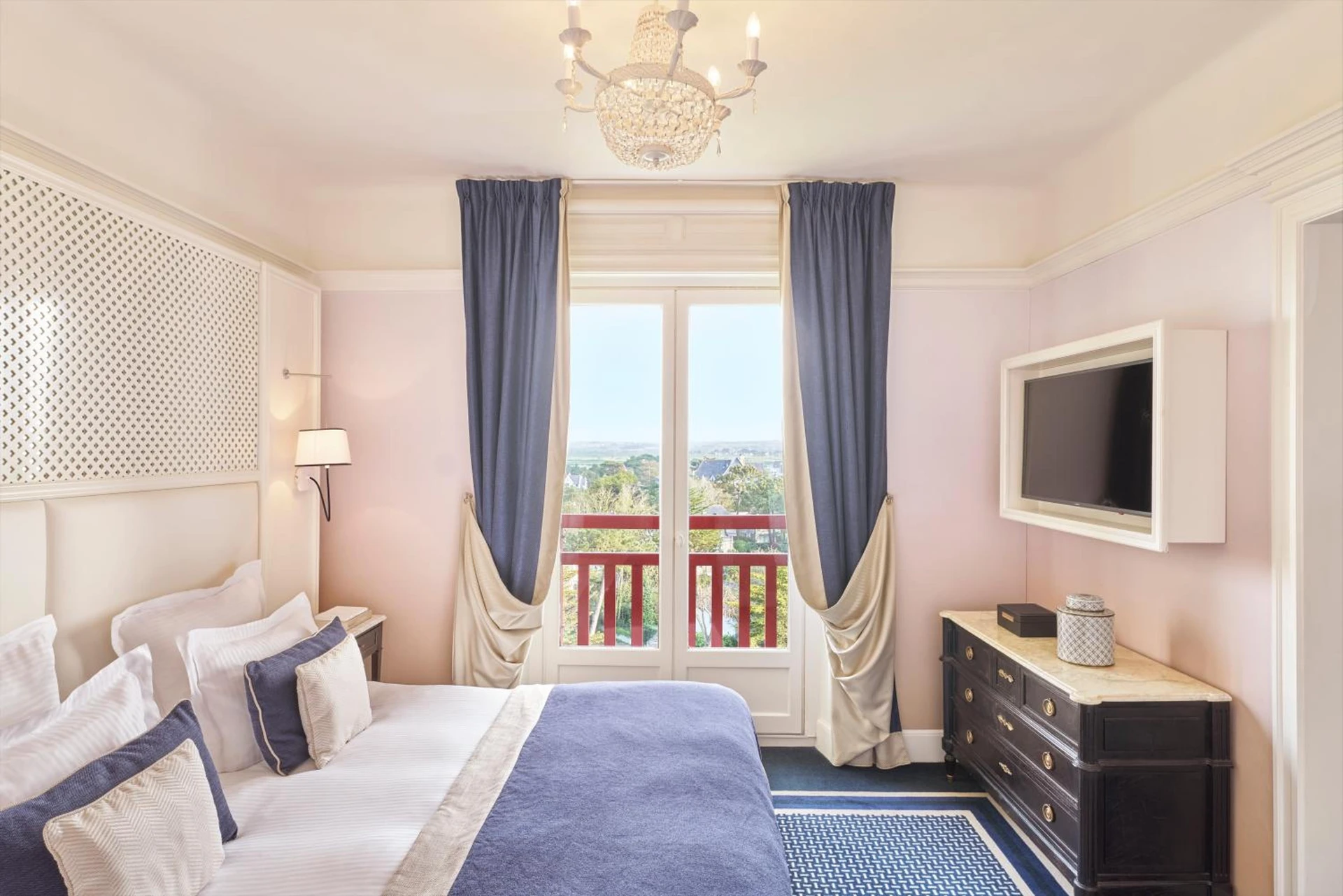 Lieu convivial pour un séminaire d'entreprise à Hôtel Barrière L'Hermitage - Calvi - En savoir plus 