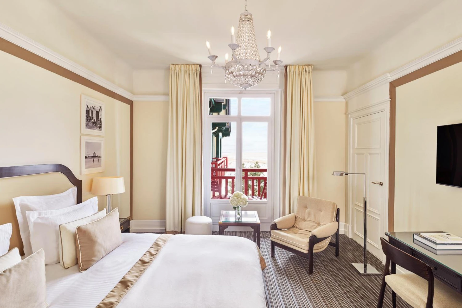 Magnifique chambre pour un séminaire d'entreprise à Hôtel Barrière L'Hermitage - Calvi