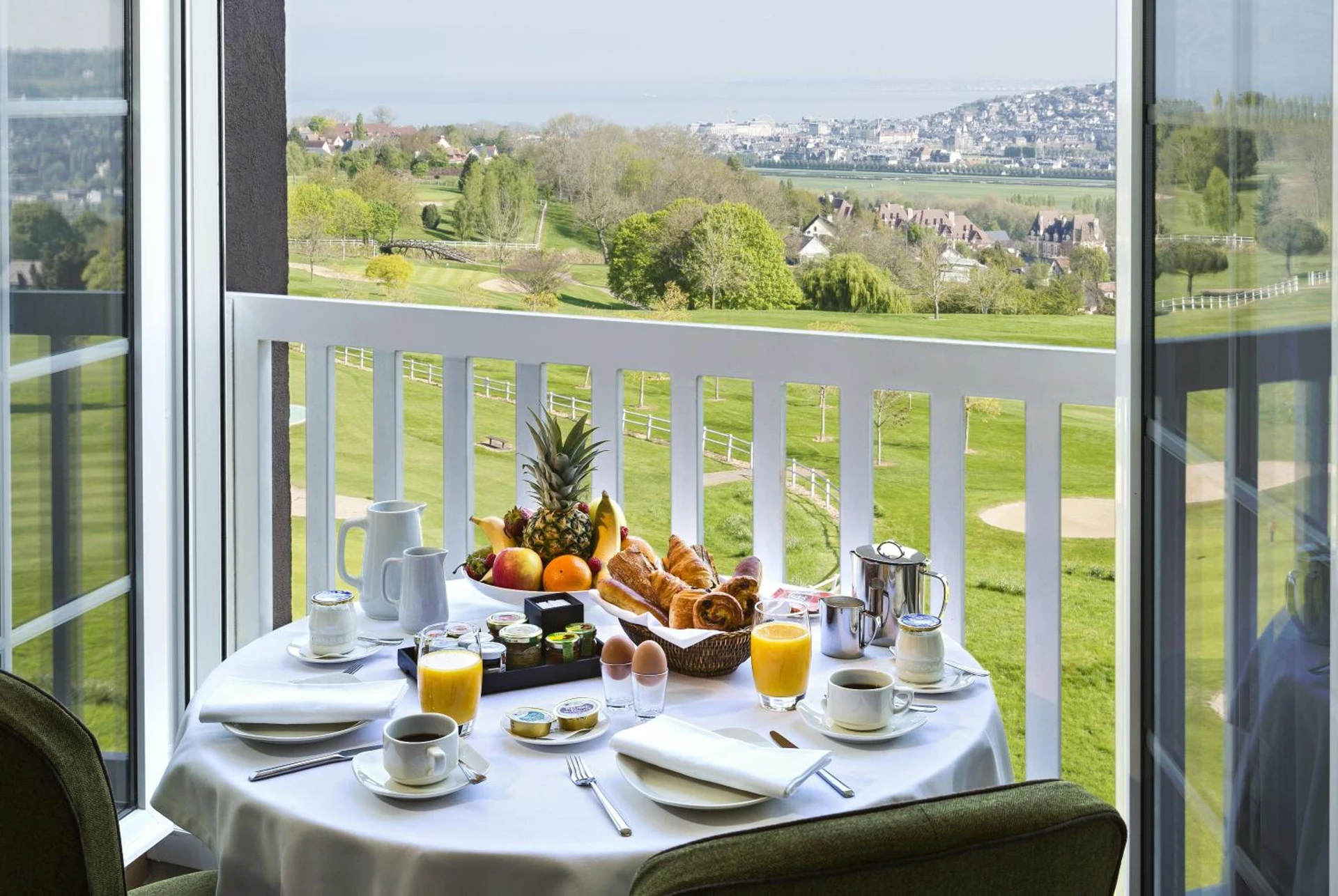 Chambre disponible pour un séminaire d'entreprise à Hôtel Barrière L'Hôtel du Golf - Deauville