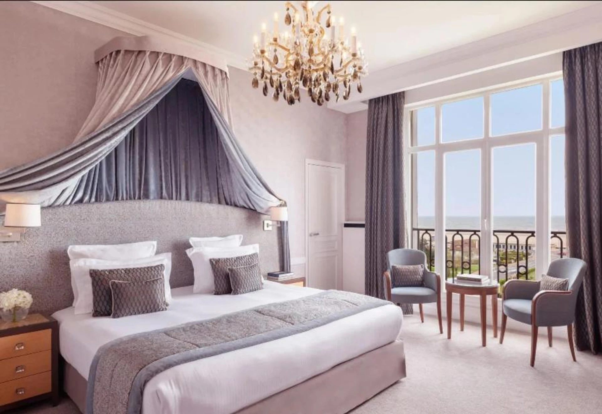 Chambre disponible pour un séminaire d'entreprise à Hôtel Barrière Le Royal Deauville - Deauville