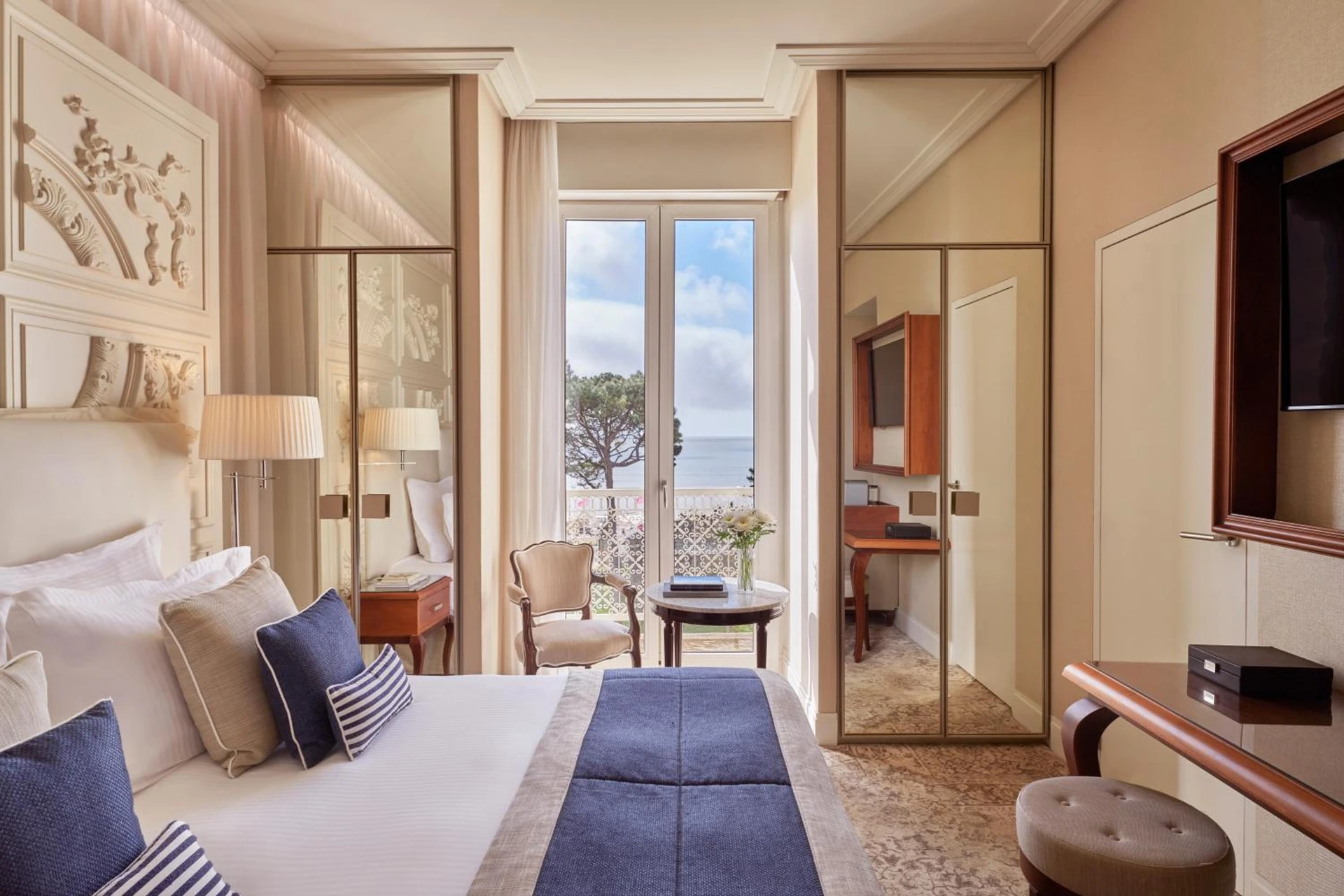 Magnifique chambre pour un séminaire d'entreprise à Hôtel Barrière Le Royal La Baule - La Baule
