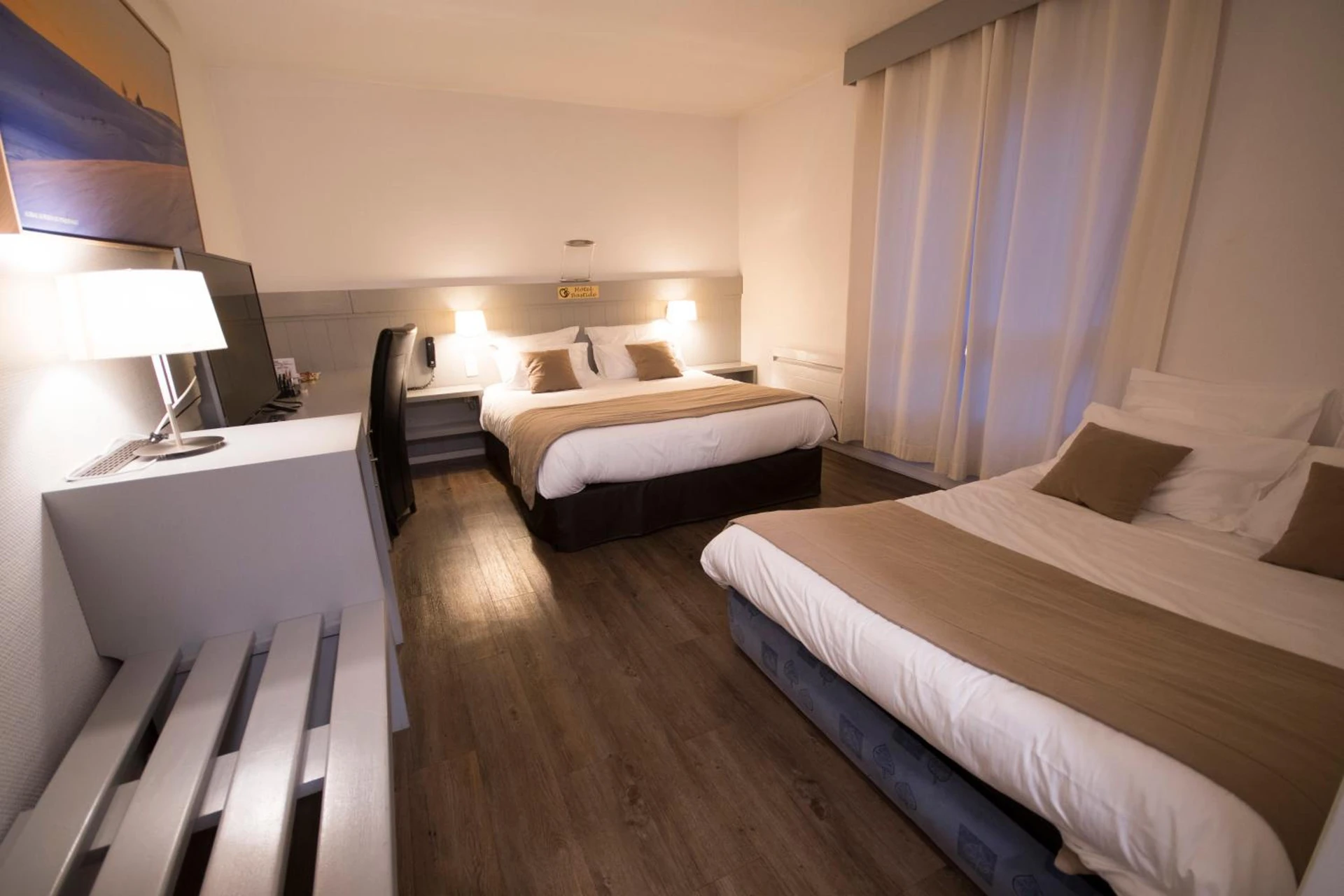 Magnifique chambre pour un séminaire d'entreprise à Hôtel Bastide - Onet le Château