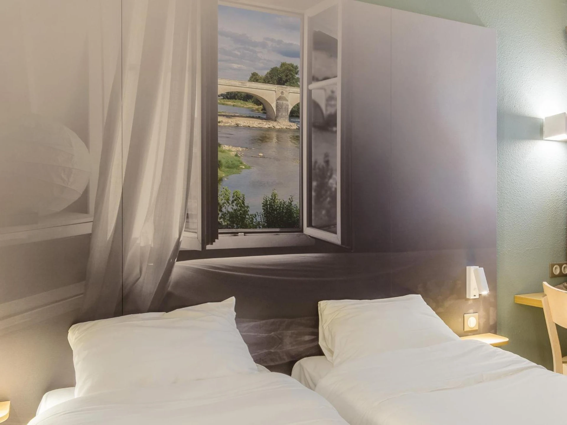 Chambre disponible pour un séminaire d'entreprise à B&B HOTEL Bordeaux Le Haillan - Le Haillan