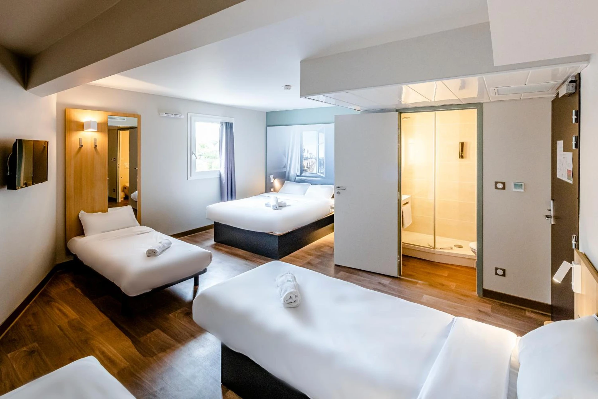 Chambre disponible pour un séminaire d'entreprise à B&B HOTEL Bordeaux Le Haillan - Le Haillan