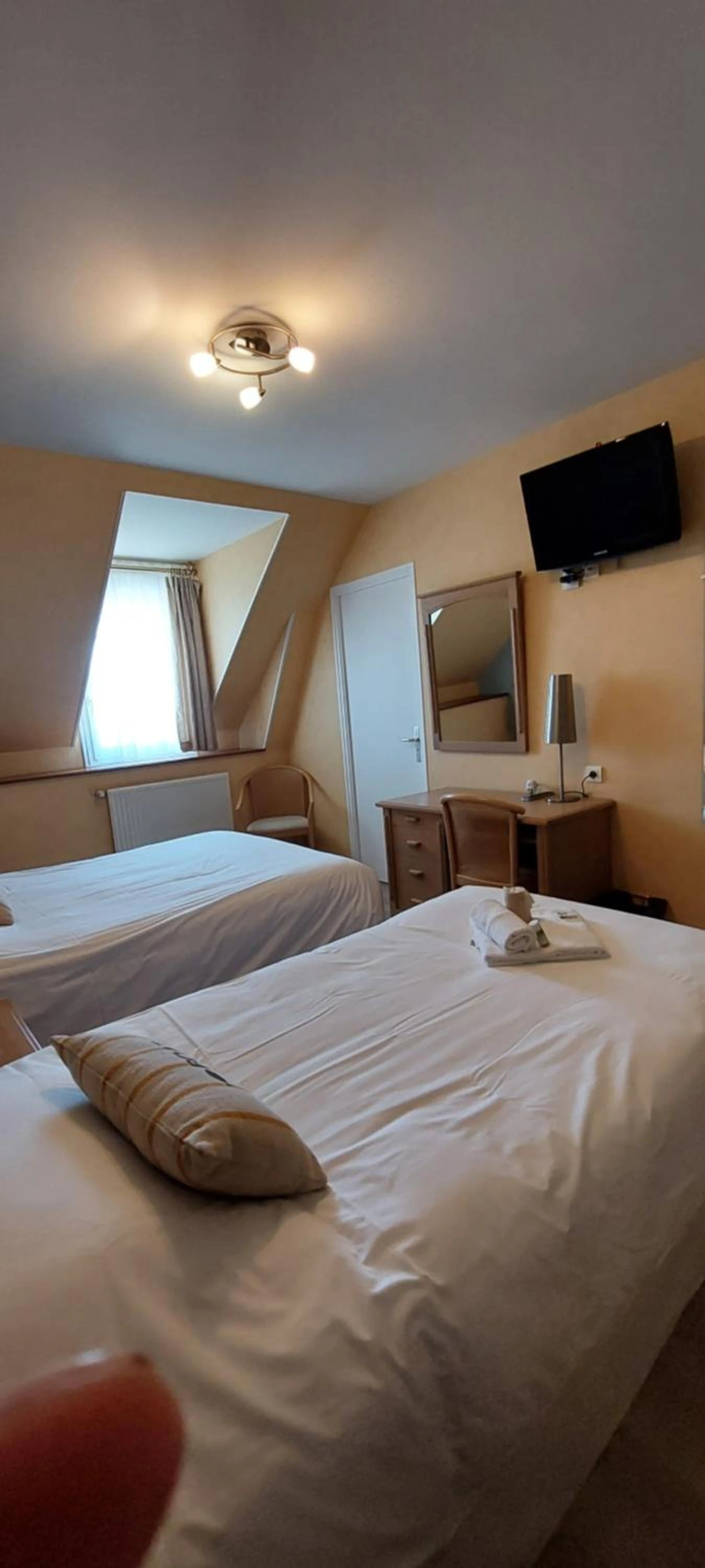 Magnifique chambre pour un séminaire d'entreprise à Hotel Beau Rivage - Le Vivier-sur-Mer