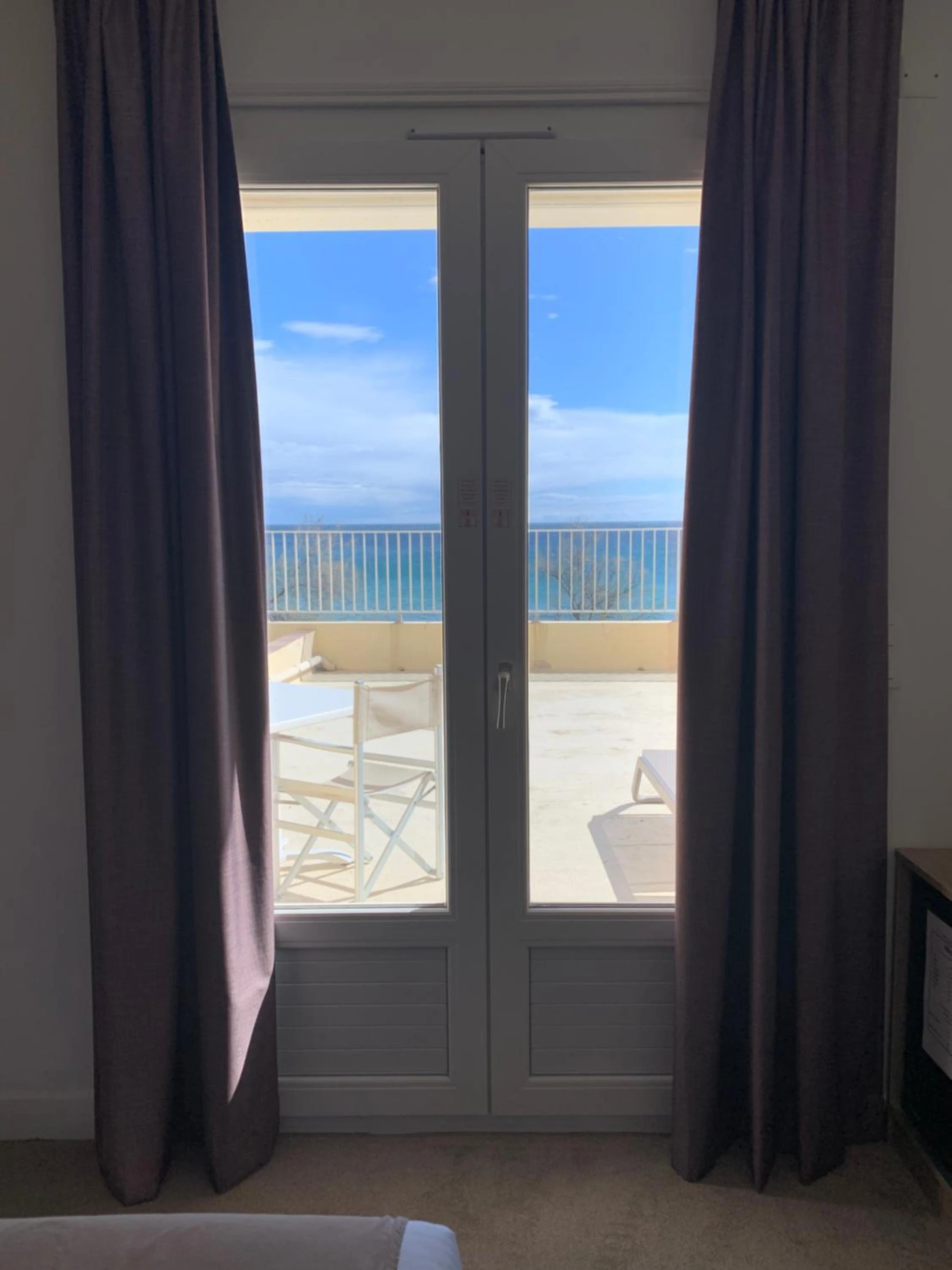 Chambre disponible pour un séminaire d'entreprise à Hôtel Beau Rivage - Le Lavandou