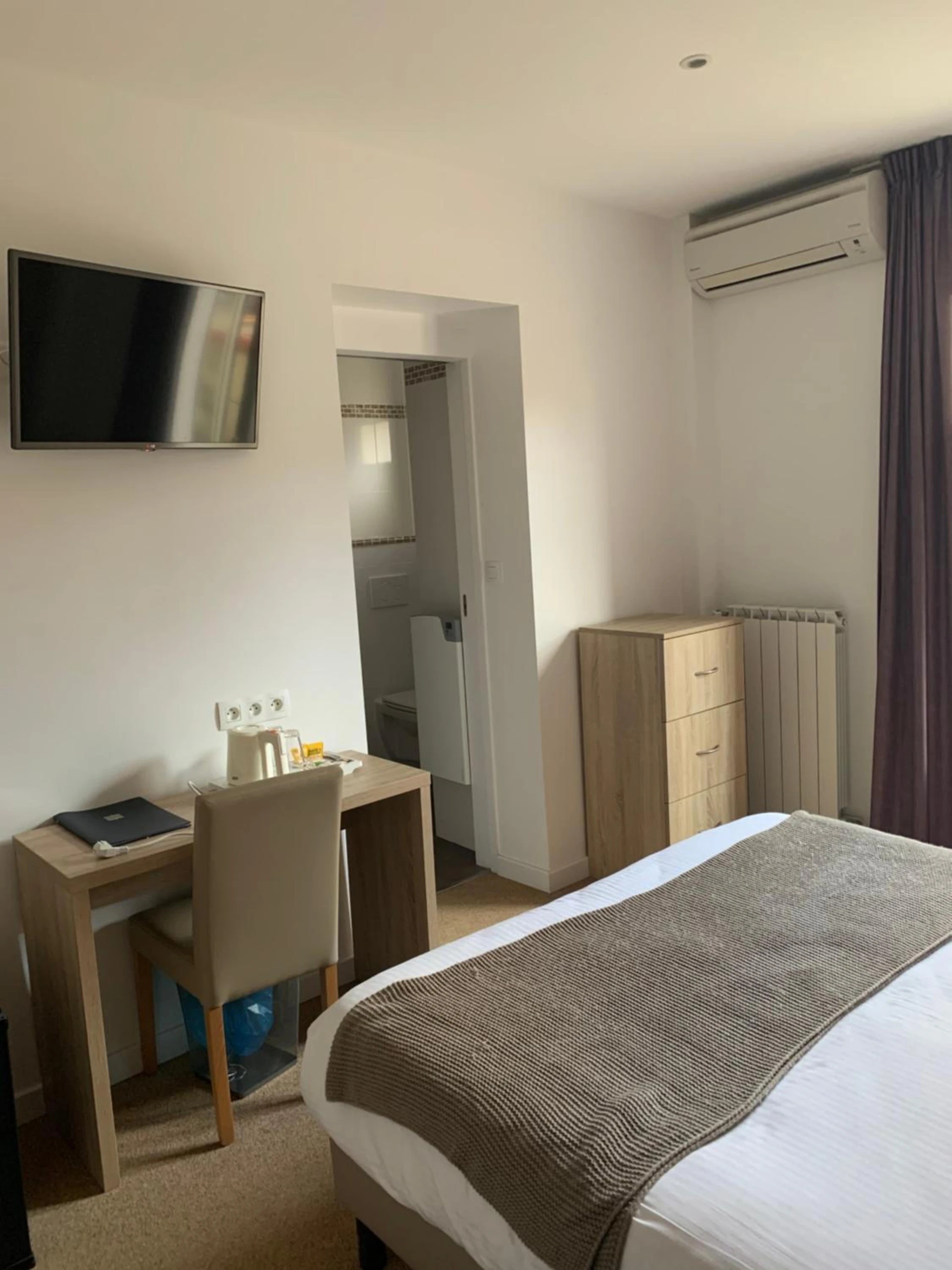 Magnifique chambre pour un séminaire d'entreprise à Hôtel Beau Rivage - Le Lavandou