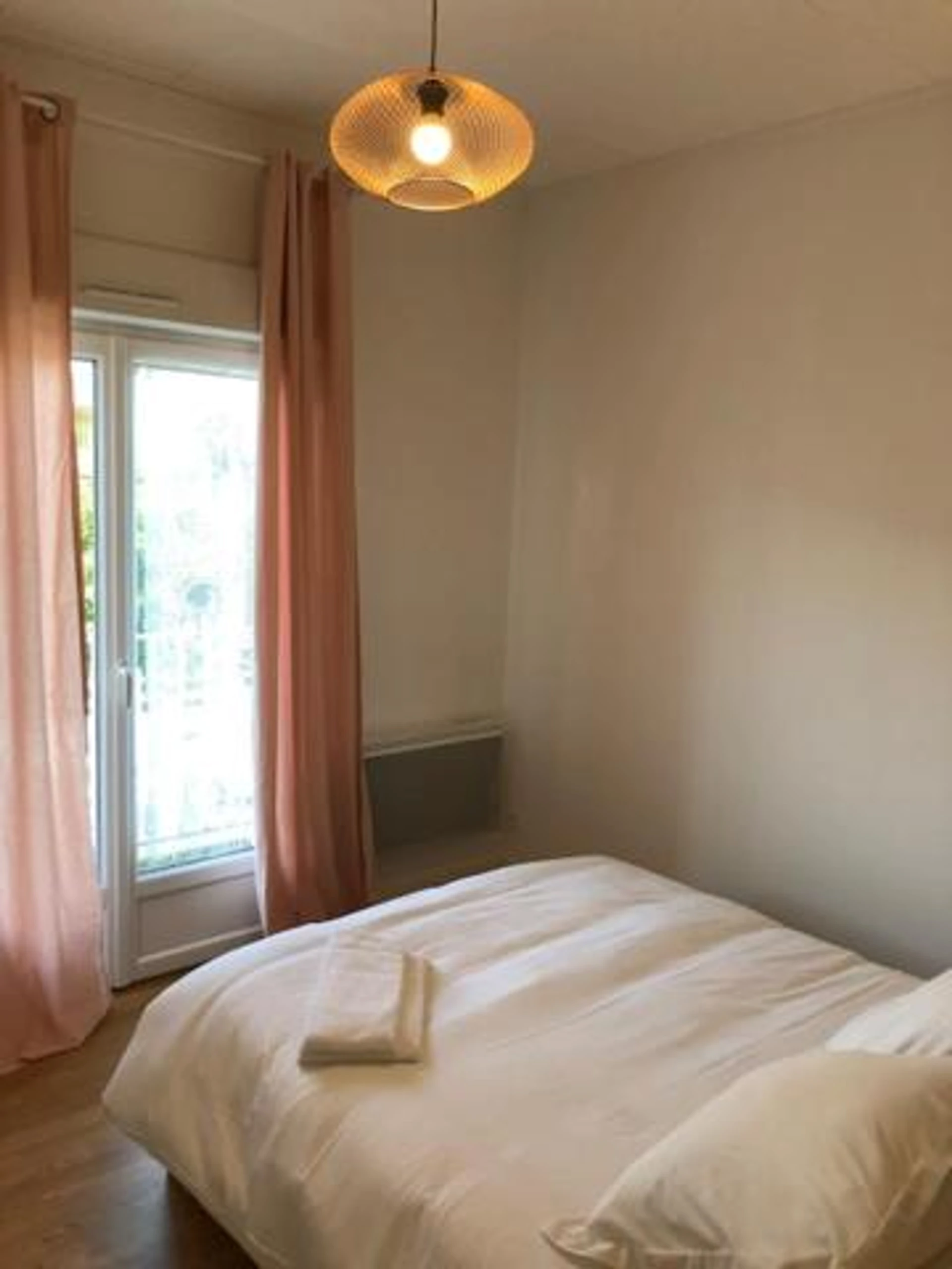 Chambre disponible pour un séminaire d'entreprise à Hôtel Beau Rivage - Port-en-Bessin-Huppain