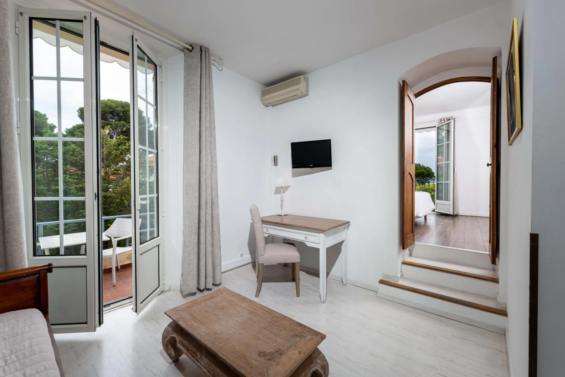 Chambre disponible pour un séminaire d'entreprise à Hôtel Beau Site - Cap d'Antibes - Nice
