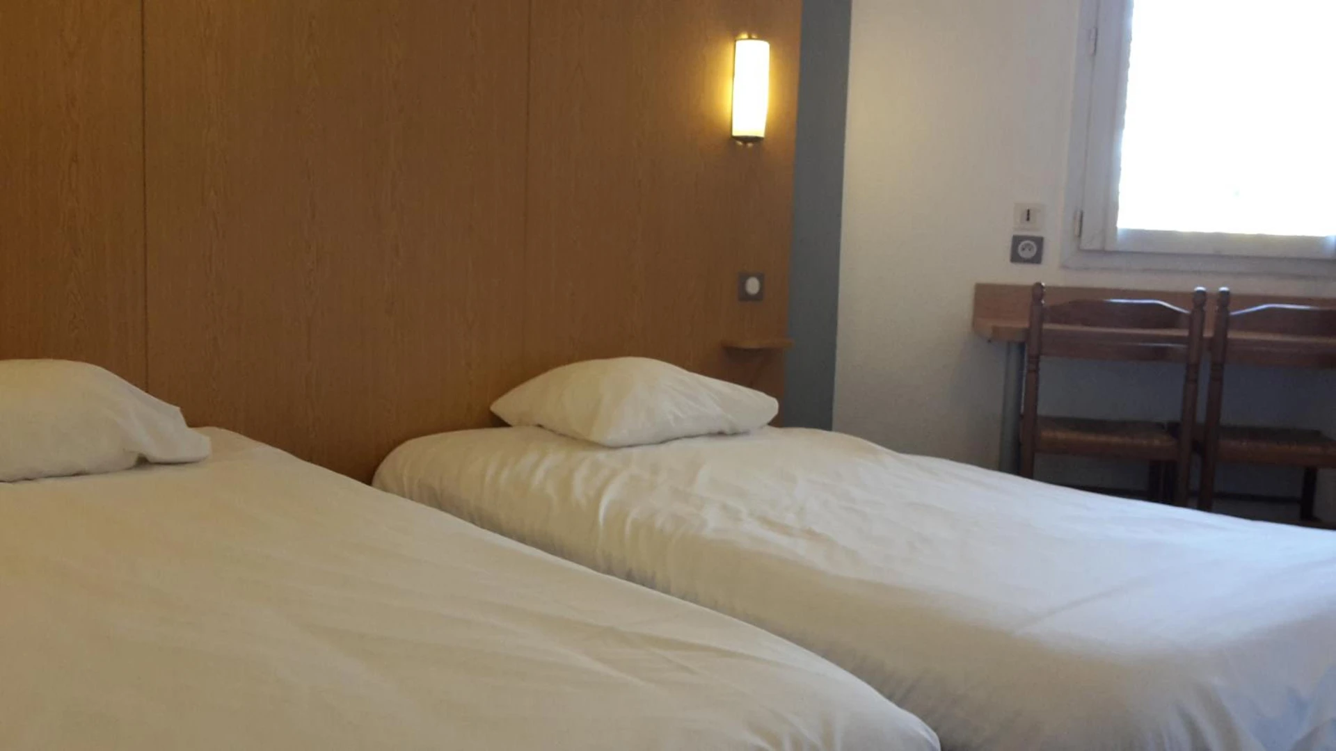 Magnifique chambre pour un séminaire d'entreprise à Hotel Bel Alp Manosque - Manosque
