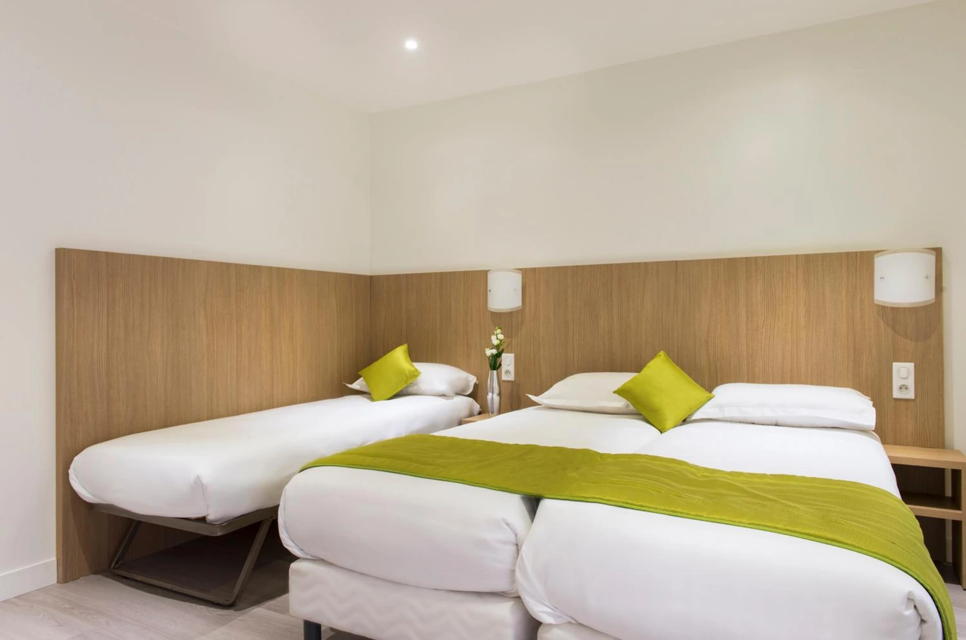 Chambre disponible pour un séminaire d'entreprise à Hotel Bel Oranger Gare de Lyon - Montmorillon