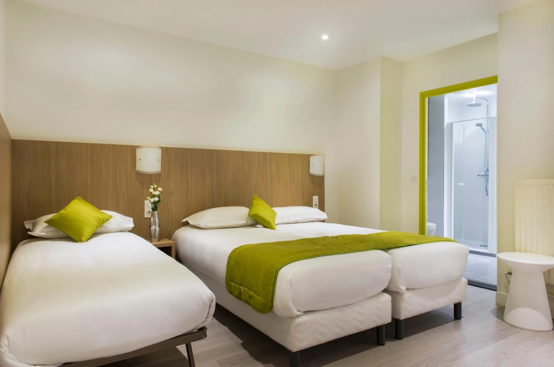 Chambre disponible pour un séminaire d'entreprise à Hotel Bel Oranger Gare de Lyon - Montmorillon
