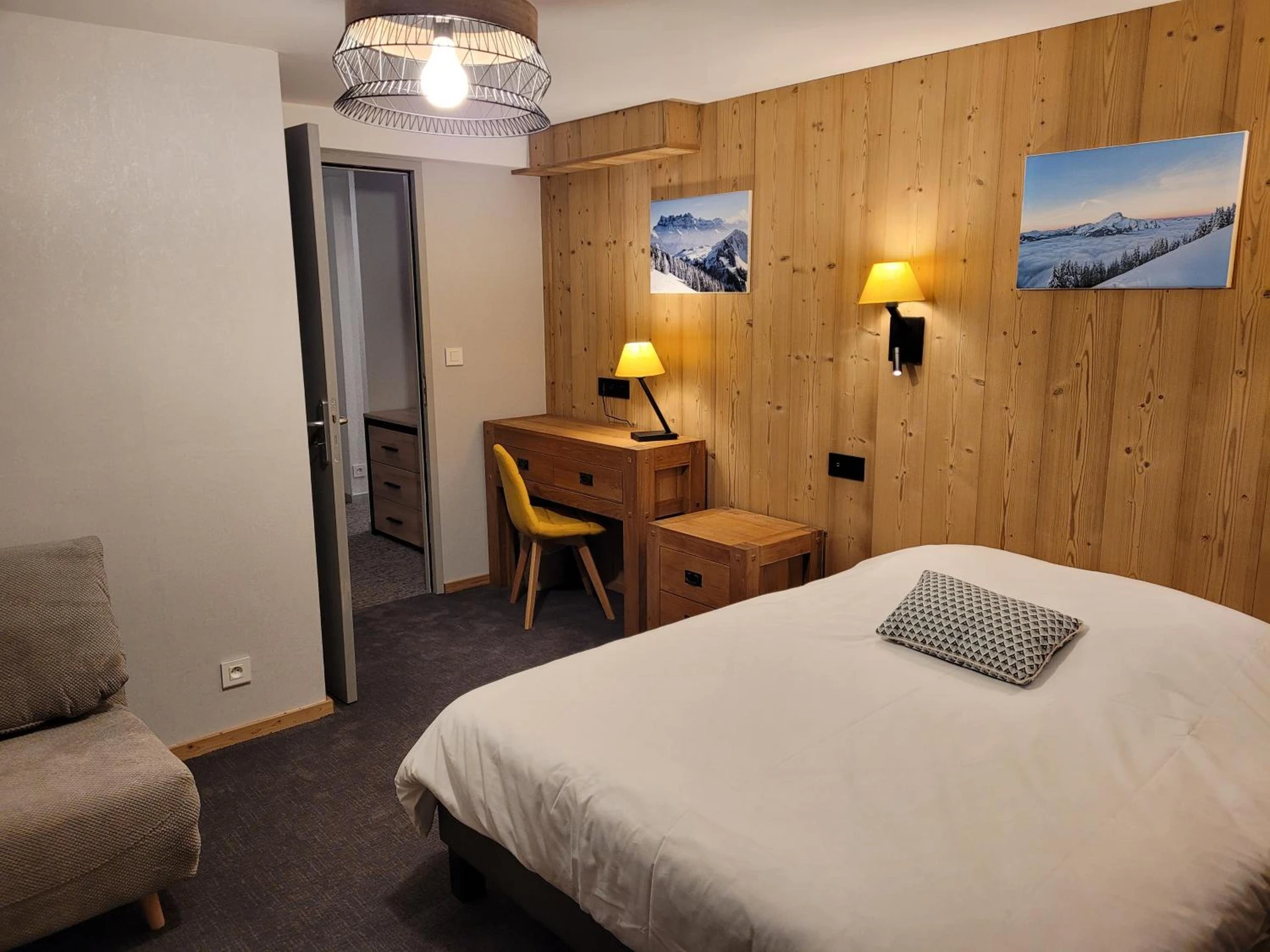 Magnifique chambre pour un séminaire d'entreprise à Hôtel Belalp - Colmar