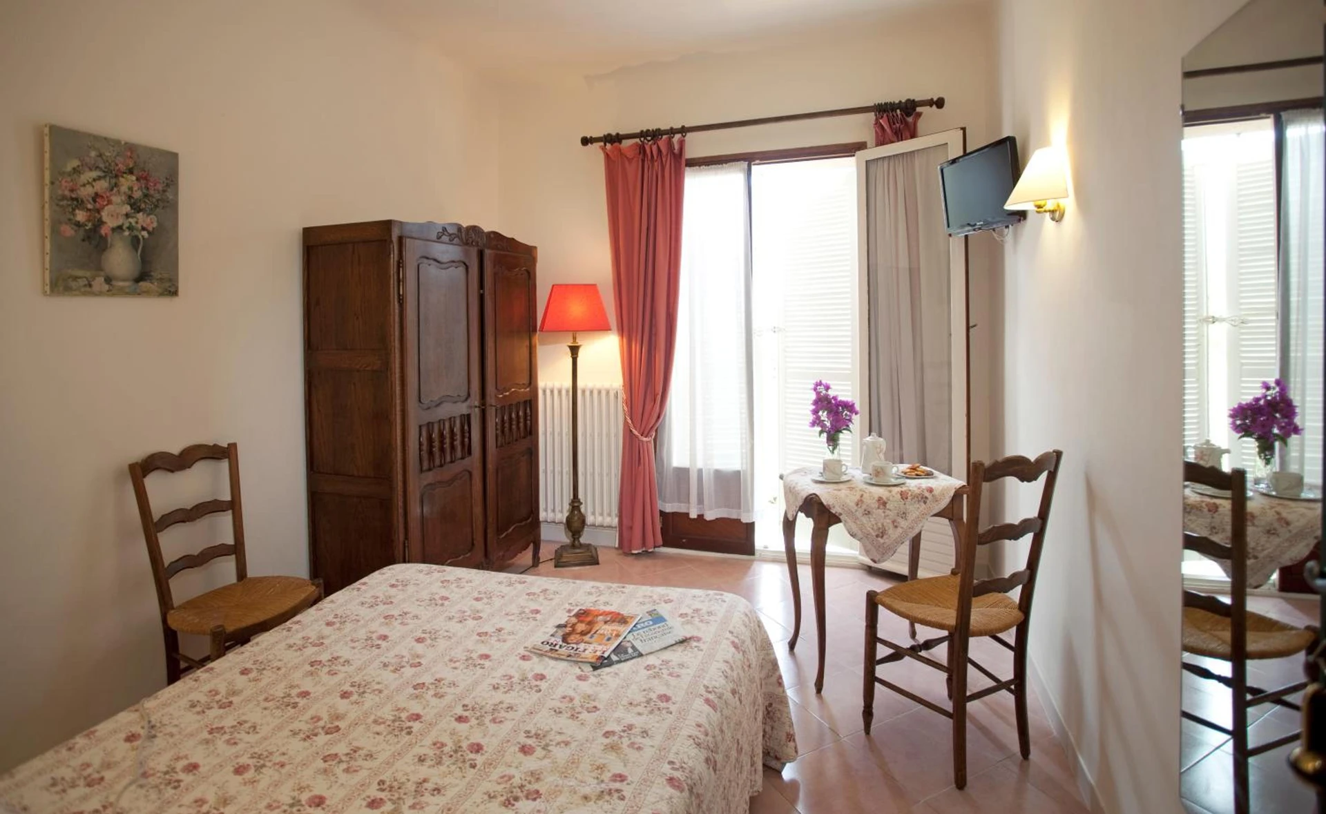 Chambre disponible pour un séminaire d'entreprise à Hotel Belle Vue - Le Lavandou
