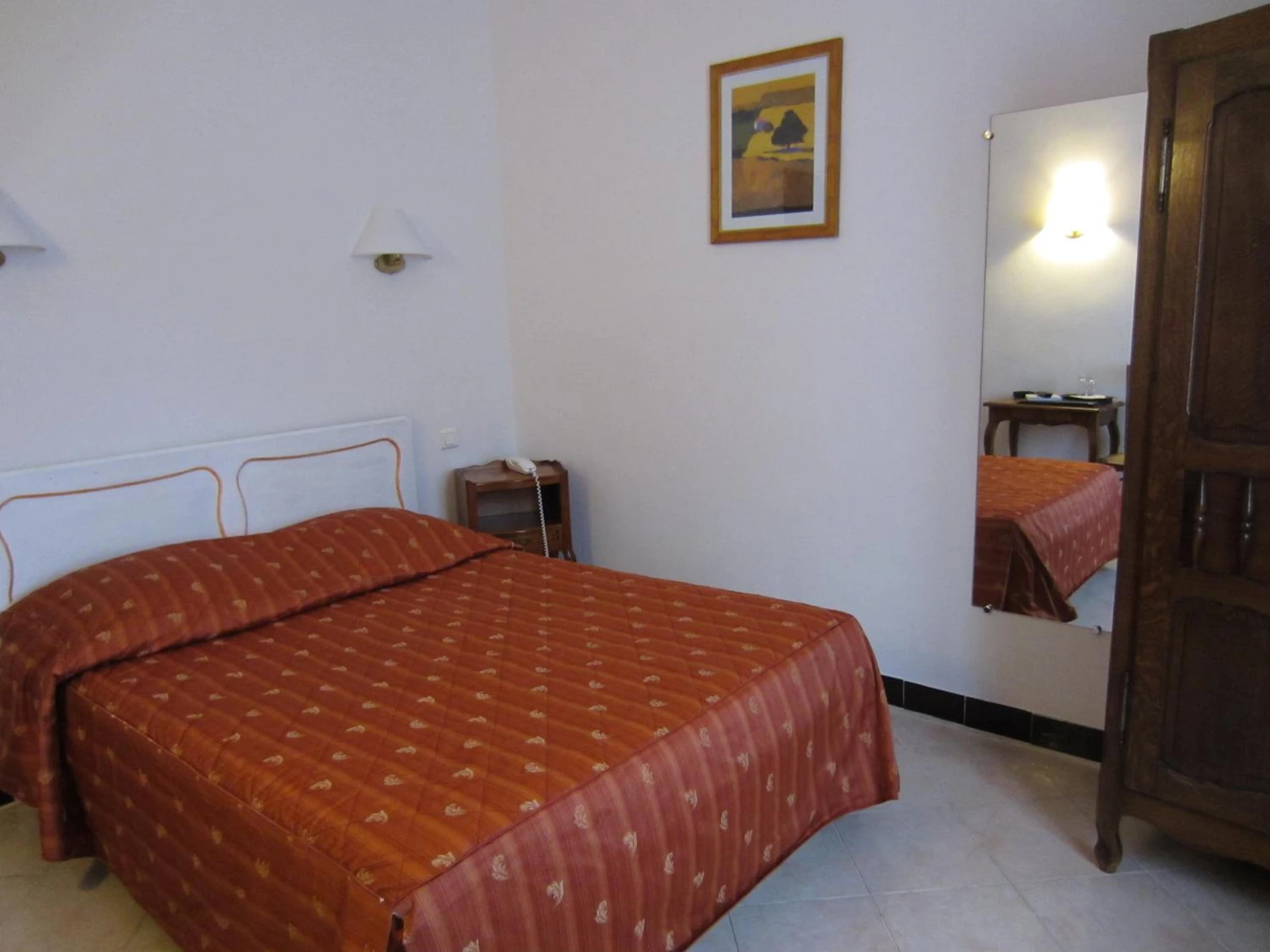 Chambre disponible pour un séminaire d'entreprise à Hotel Belle Vue - Le Lavandou
