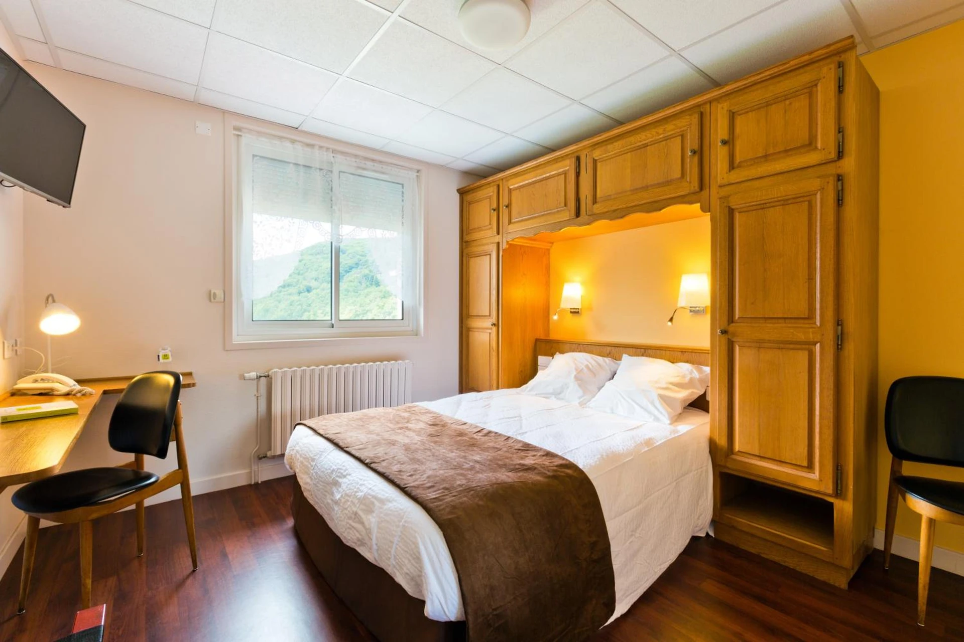 Organiser un séminaire d'entreprise : Logis Hôtel Belle Vue à les-ancizes-comps