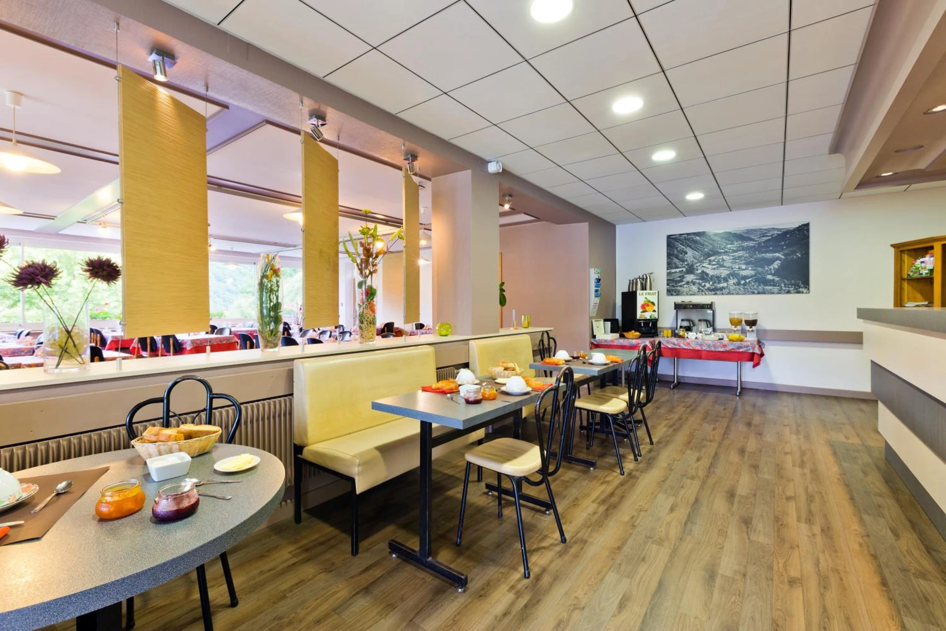 Organiser un séminaire d'entreprise : Logis Hôtel Belle Vue à les-ancizes-comps