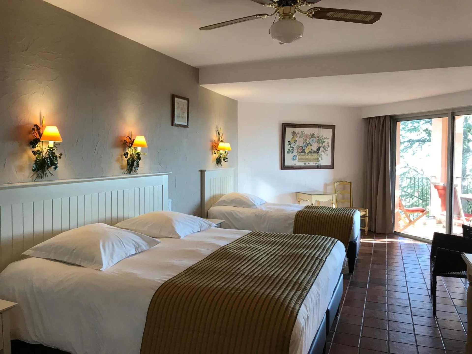 Chambre disponible pour un séminaire d'entreprise à Hotel Bellerive - Rasteau