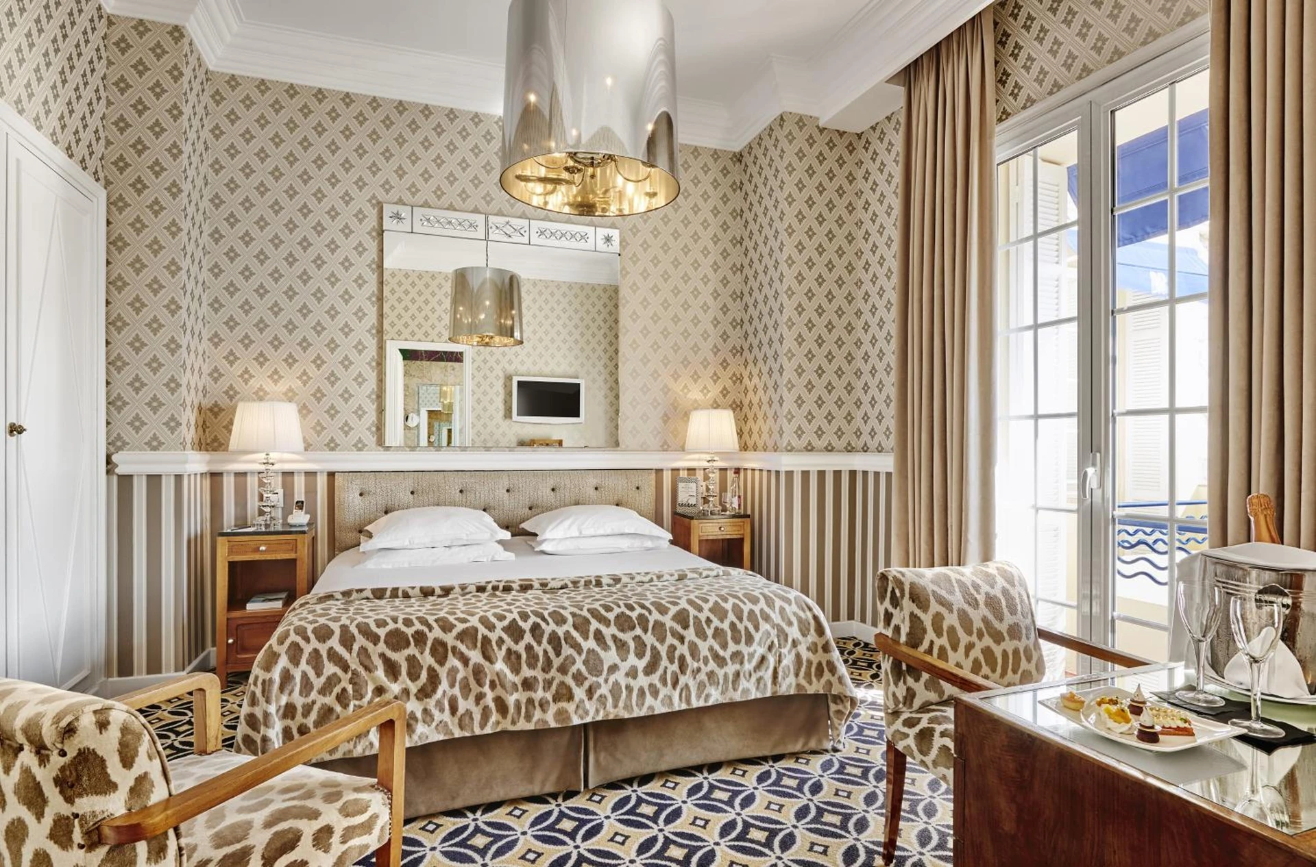 Magnifique chambre pour un séminaire d'entreprise à Hôtel Belles Rives - Juan-les-Pins
