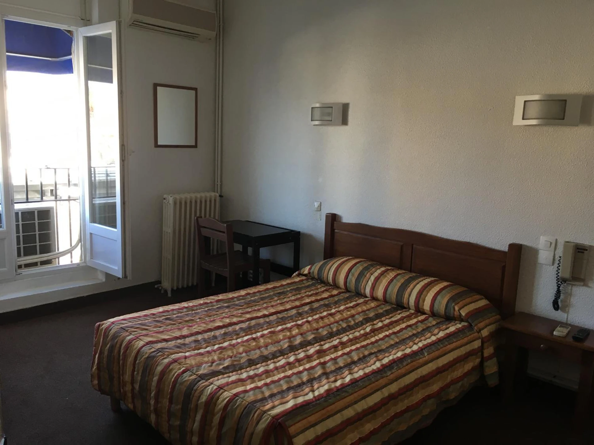 Magnifique chambre pour un séminaire d'entreprise à Hôtel Belle Vue d'Angleterre - Le Grau-du-Roi