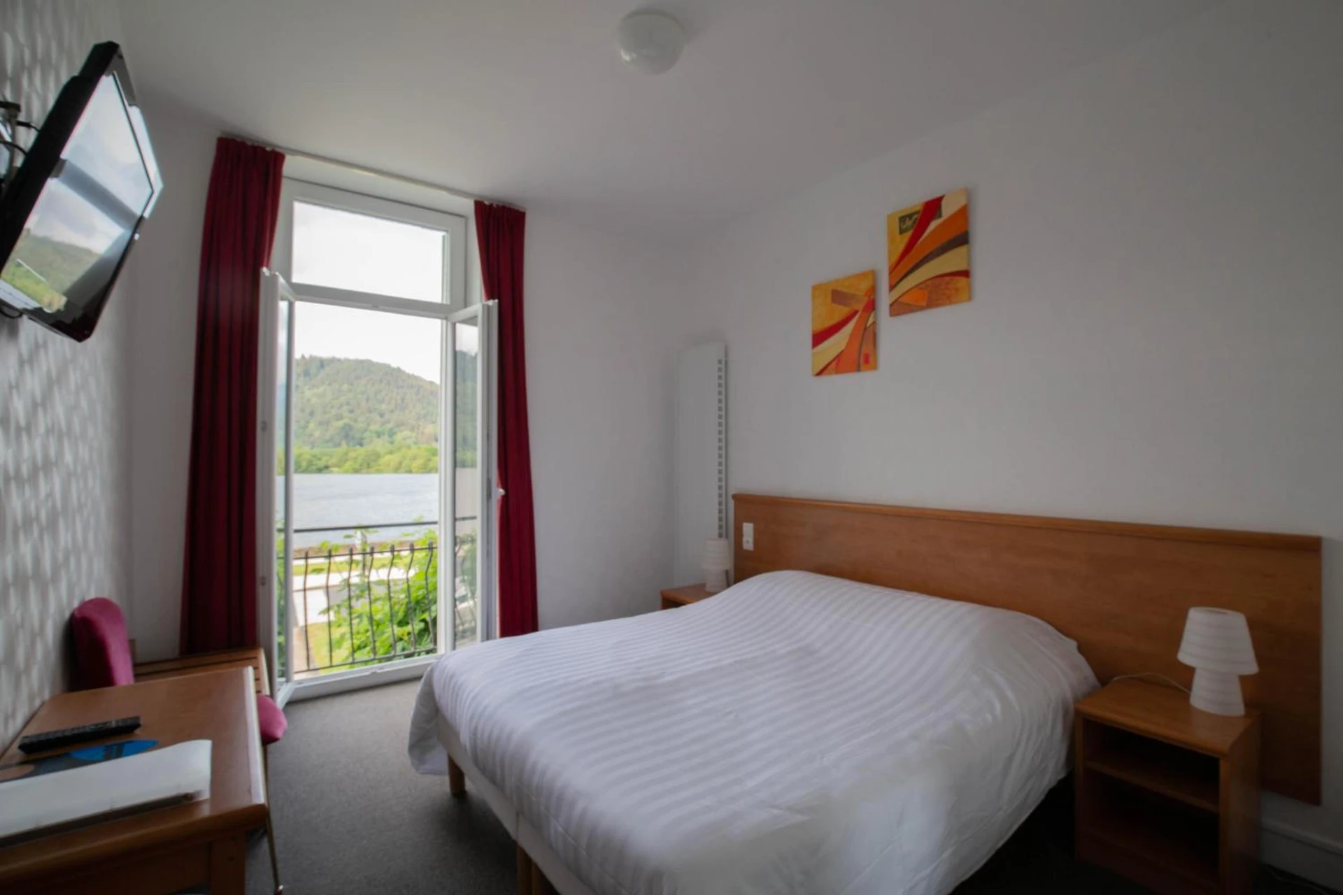 Organiser un séminaire d'entreprise : Hotel Bellevue à chambon-sur-lac