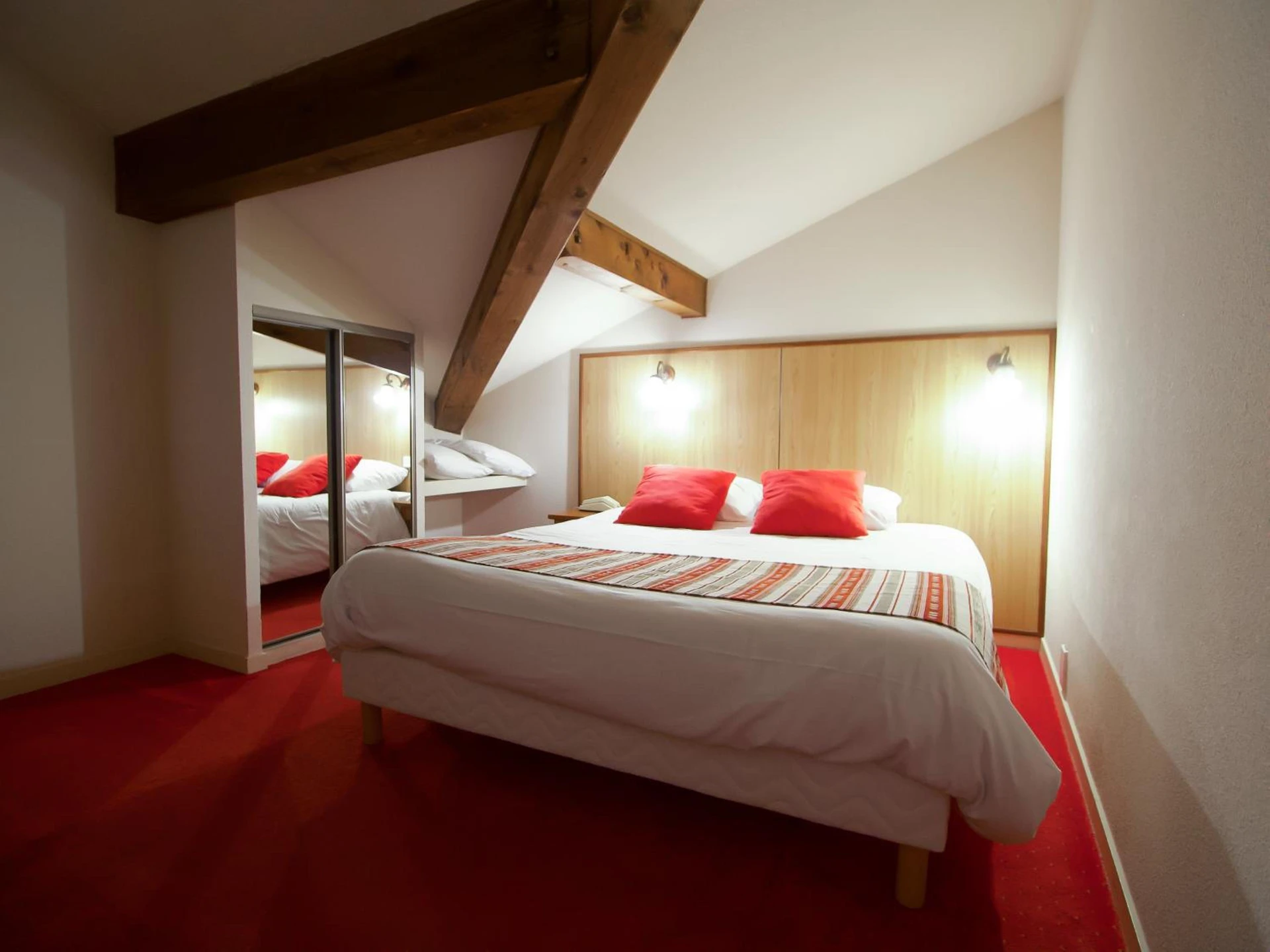 Chambre disponible pour un séminaire d'entreprise à Hôtel Le Bellevue - Thollon-les-Mémises