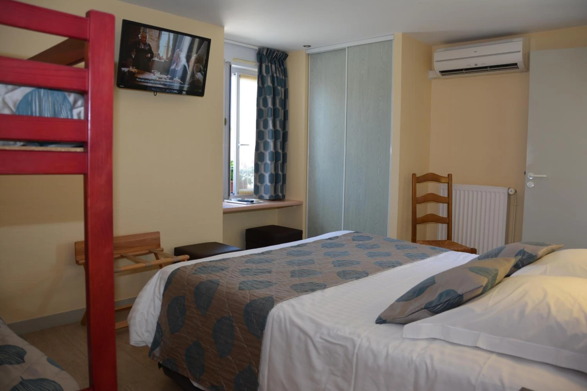 Chambre disponible pour un séminaire d'entreprise à Logis Hôtel Bellevue - Bessines-sur-Gartempe