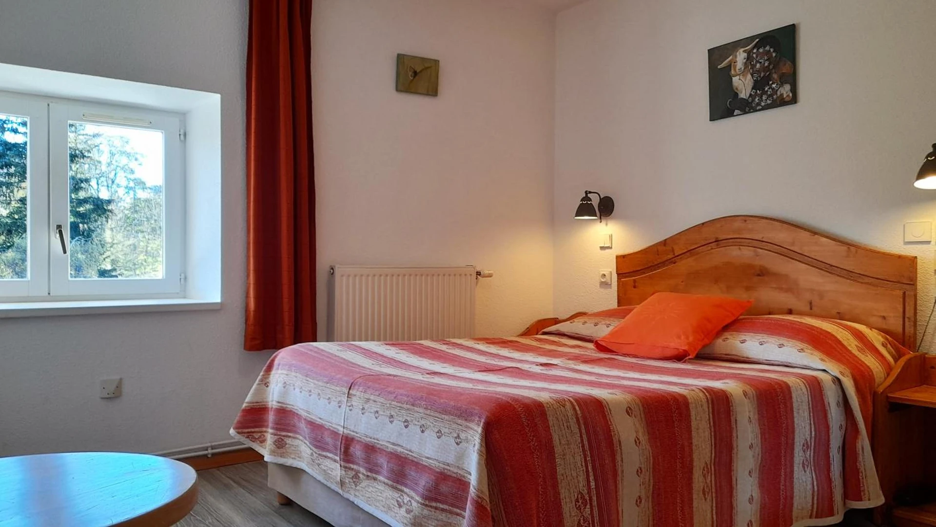 Chambre disponible pour un séminaire d'entreprise à Hôtel Bellier - La Chapelle-en-Vercors