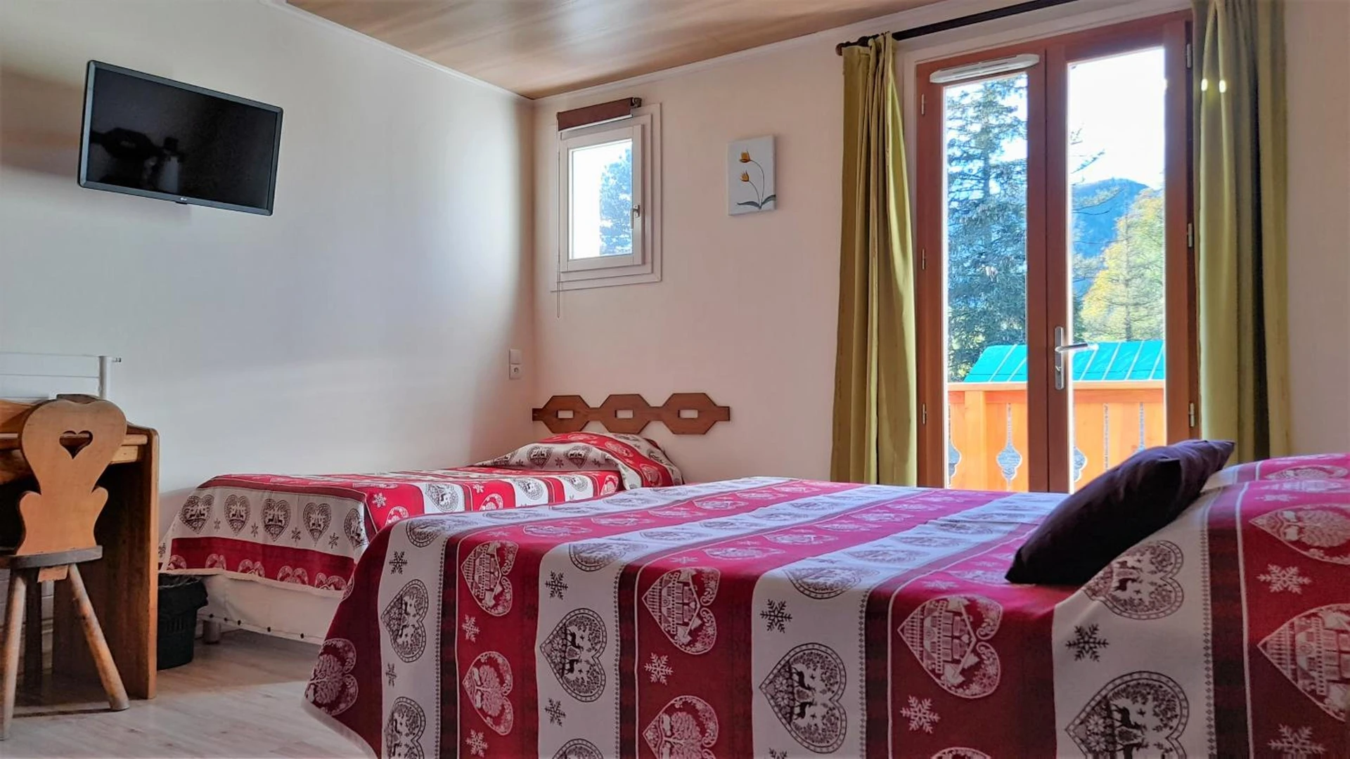 Magnifique chambre pour un séminaire d'entreprise à Hôtel Bellier - La Chapelle-en-Vercors