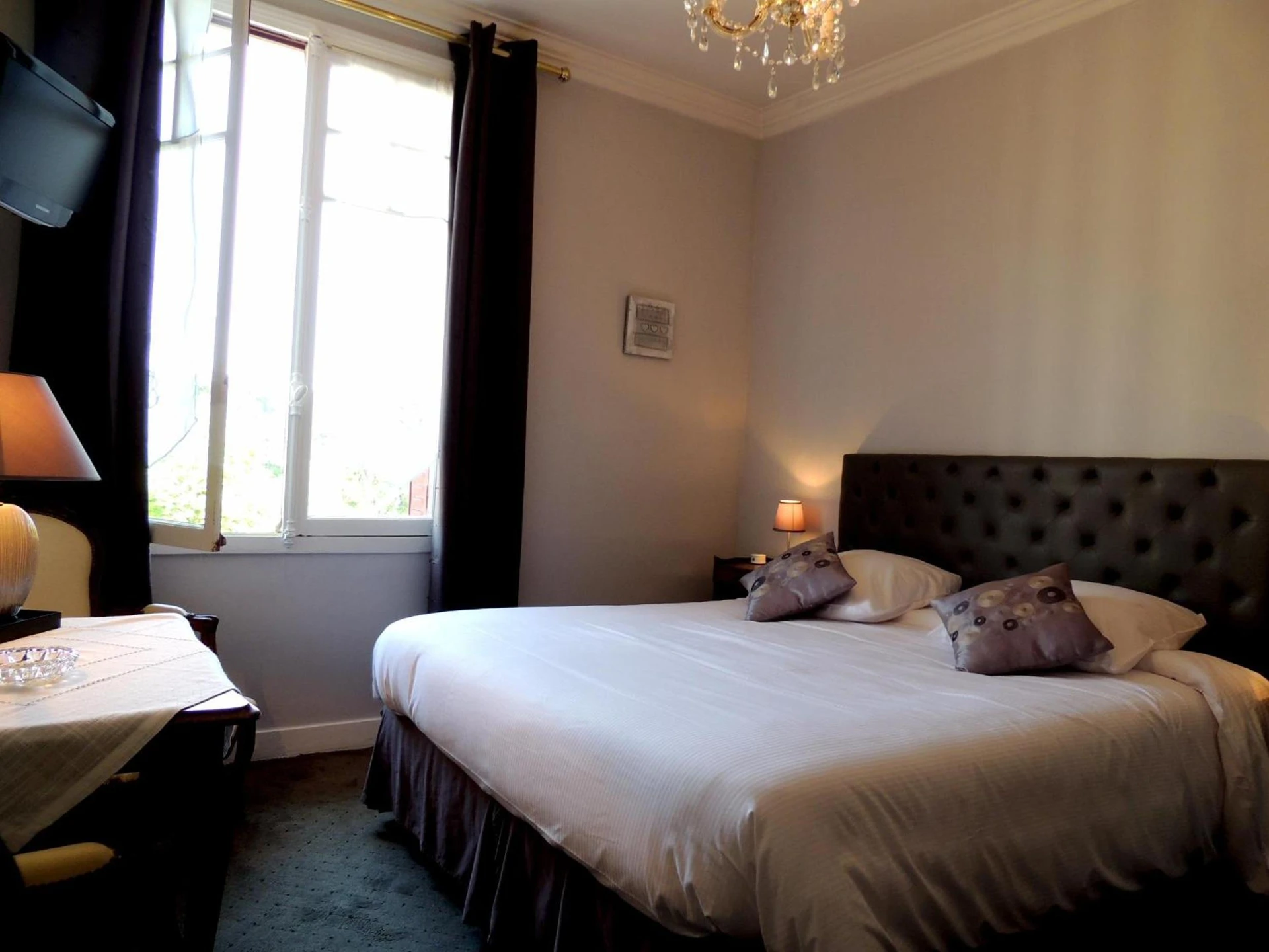 Chambre disponible pour un séminaire d'entreprise à La Villa Bois Joli HOTEL RESTAURANT - Bagnoles-de-l'Orne