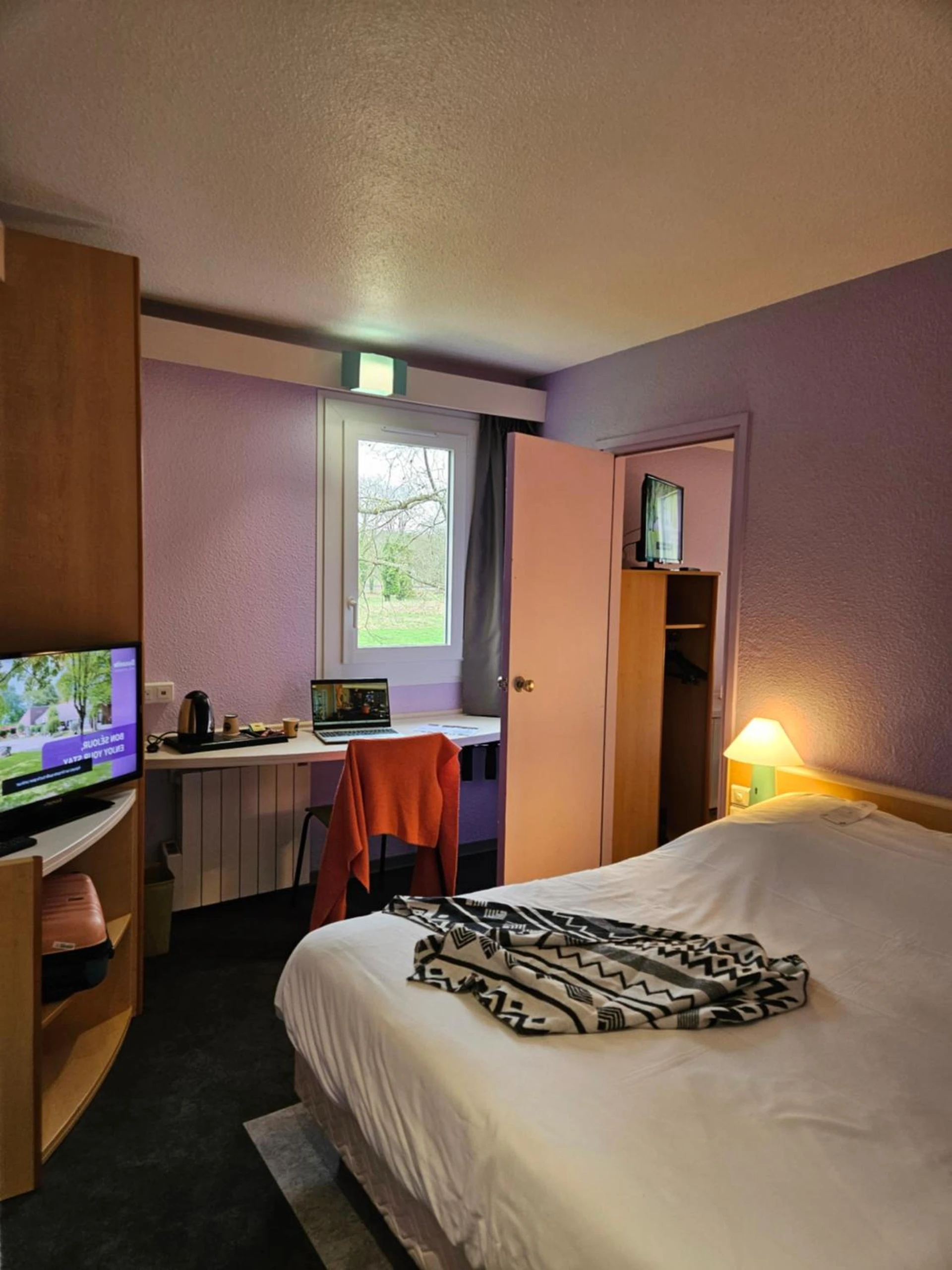 Magnifique chambre pour un séminaire d'entreprise à Hotel Bonanite - Villers-Cotterêts