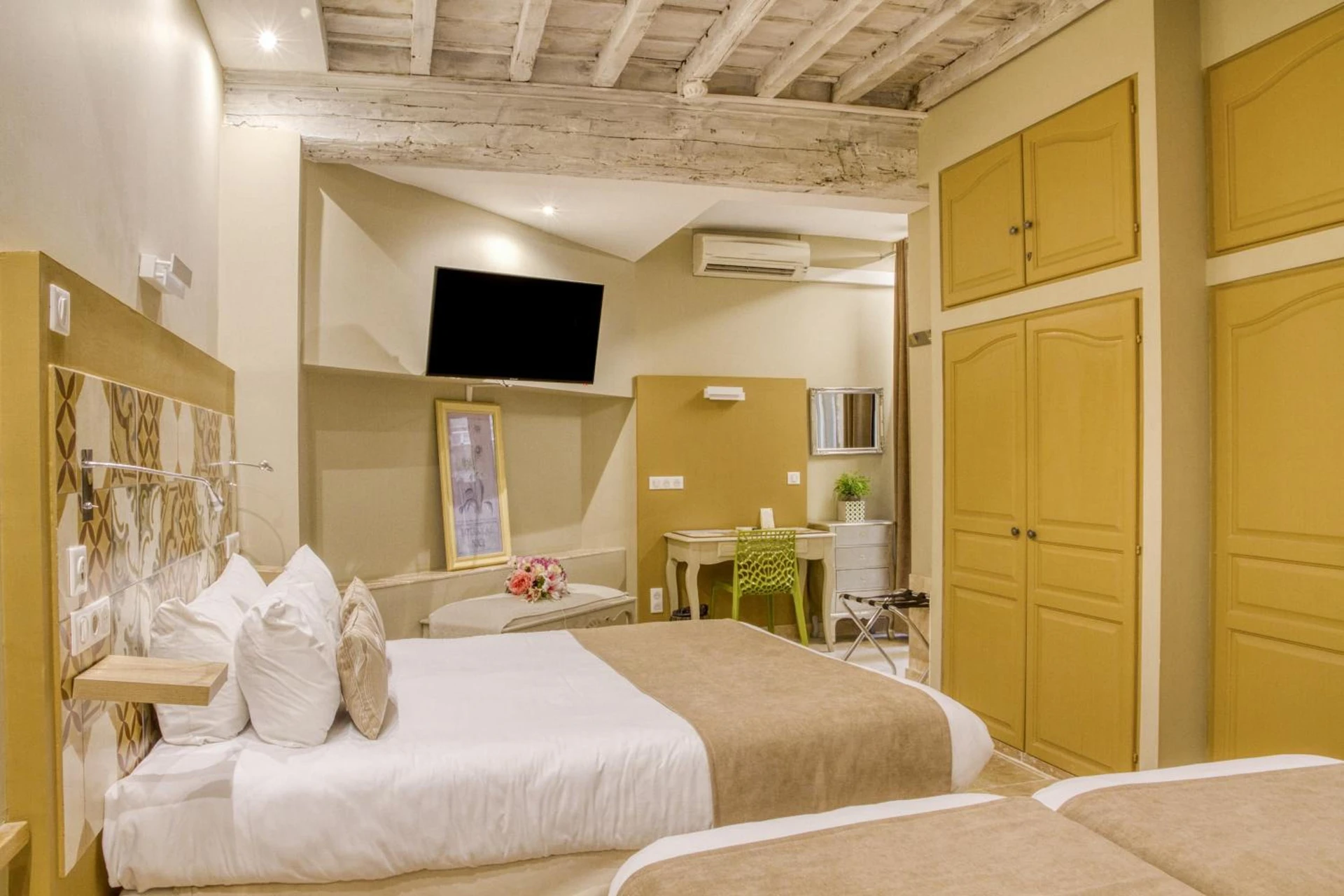 Chambre disponible pour un séminaire d'entreprise à Hotel Boquier - Aix-les-Bains