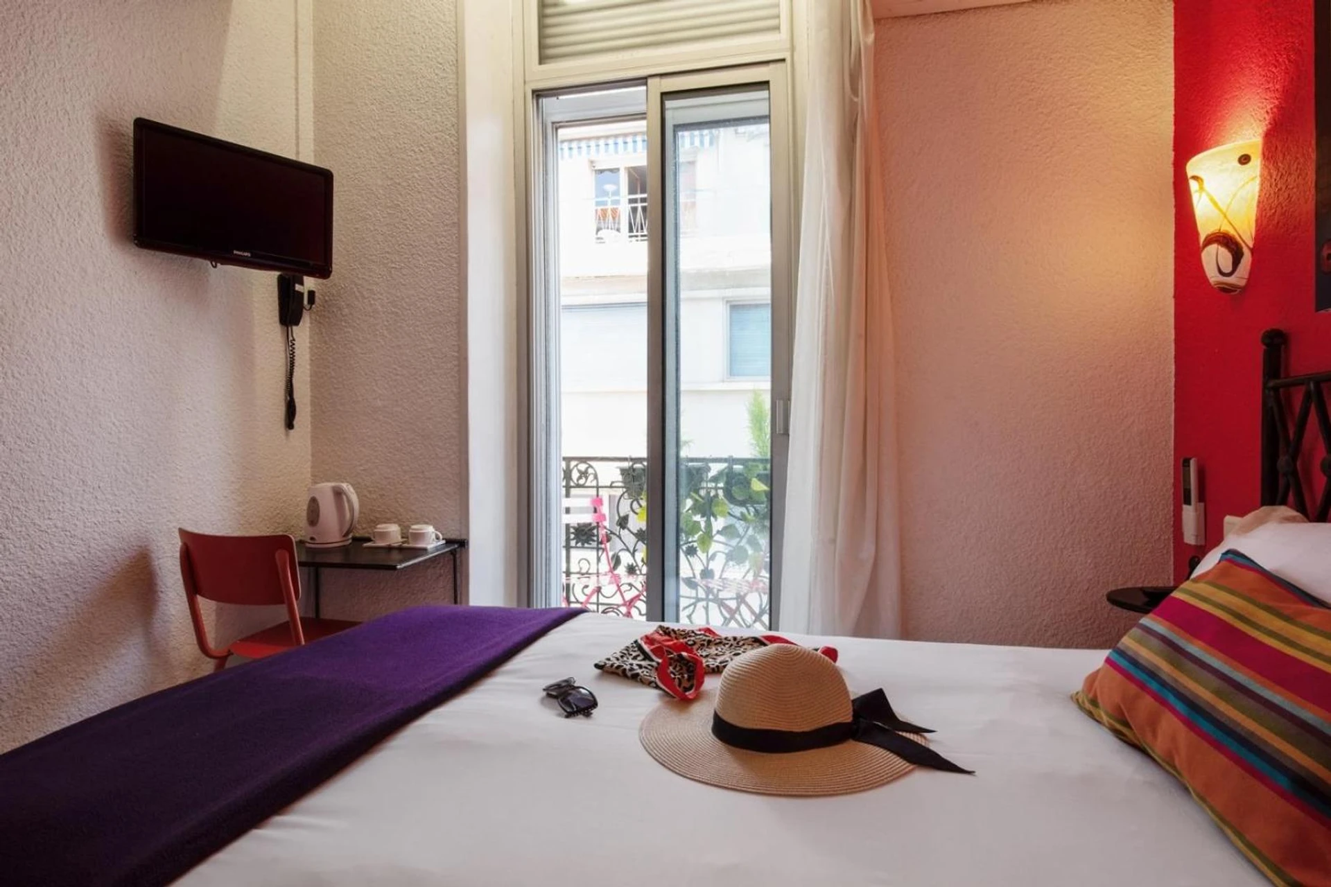 Chambre disponible pour un séminaire d'entreprise à Hôtel Brimer Cannes - Parentignat