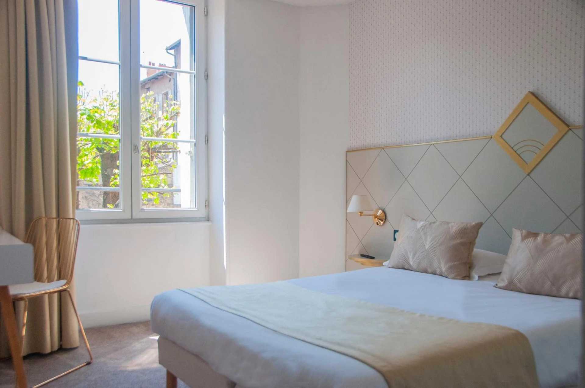 Chambre disponible pour un séminaire d'entreprise à The Originals City, Hôtel Bristol, Le Puy-en-Velay - Le Puy-en-Velay