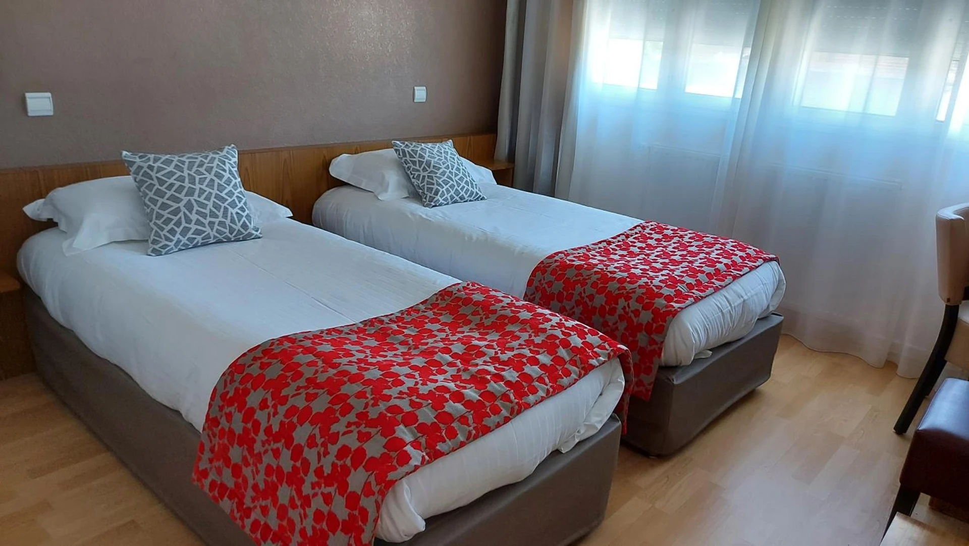 Magnifique chambre pour un séminaire d'entreprise à Hôtel Brun - Saint-Lattier
