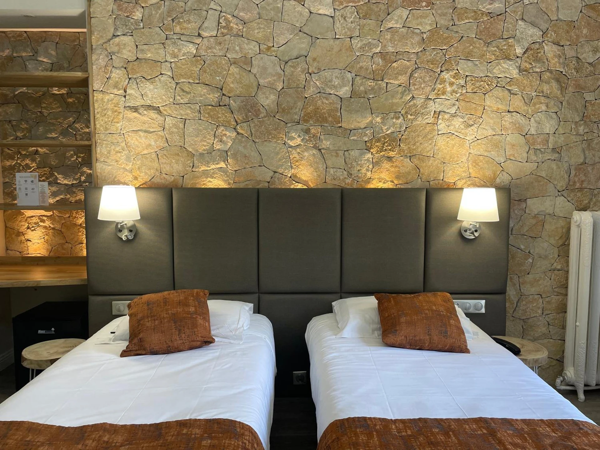 Chambre disponible pour un séminaire d'entreprise à Hotel Busby - Nice