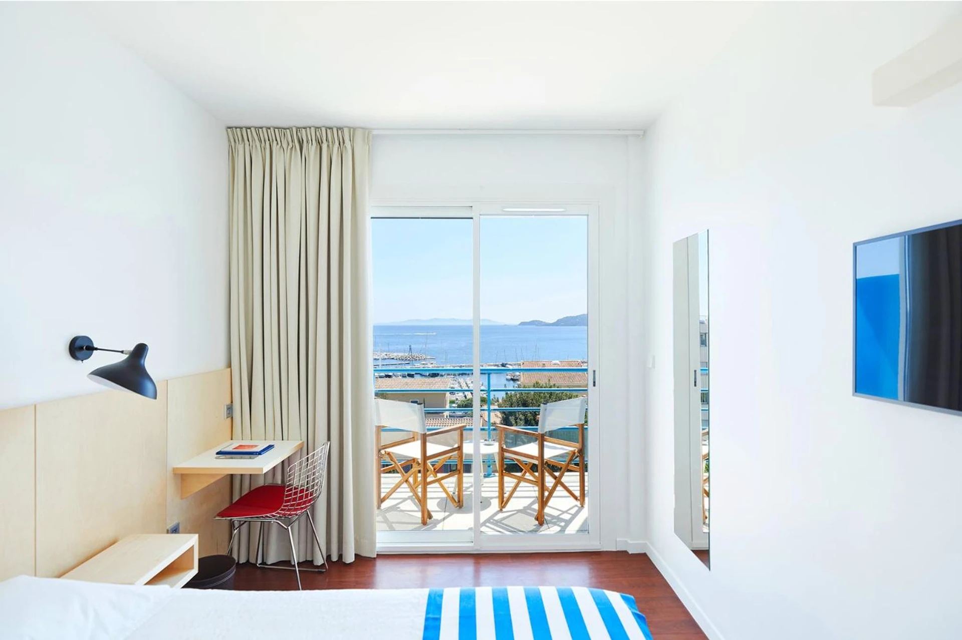 Organiser un séminaire d'entreprise : Hôtel California à le-lavandou