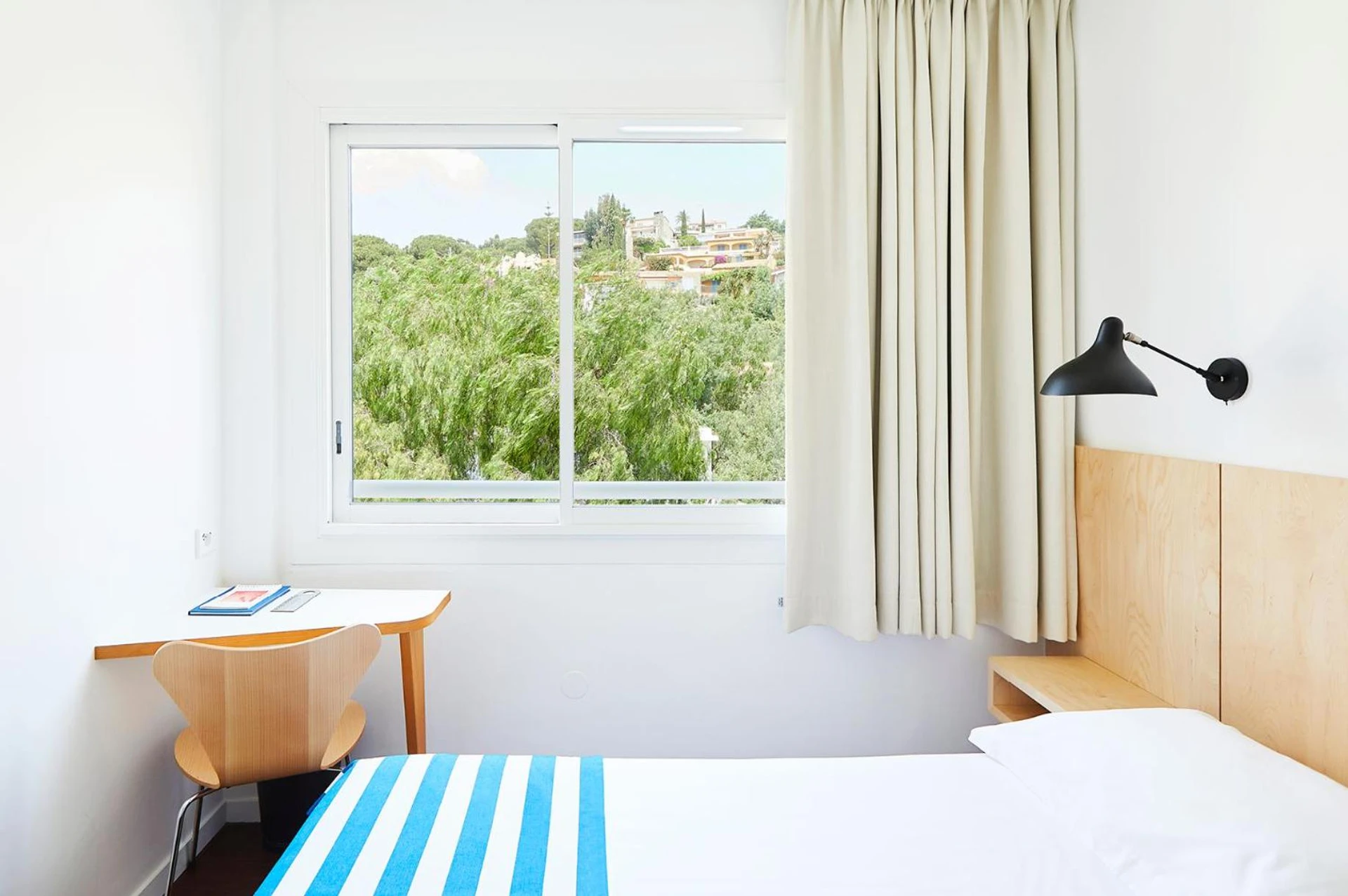 Chambre disponible pour un séminaire d'entreprise à Hôtel California - Le Lavandou