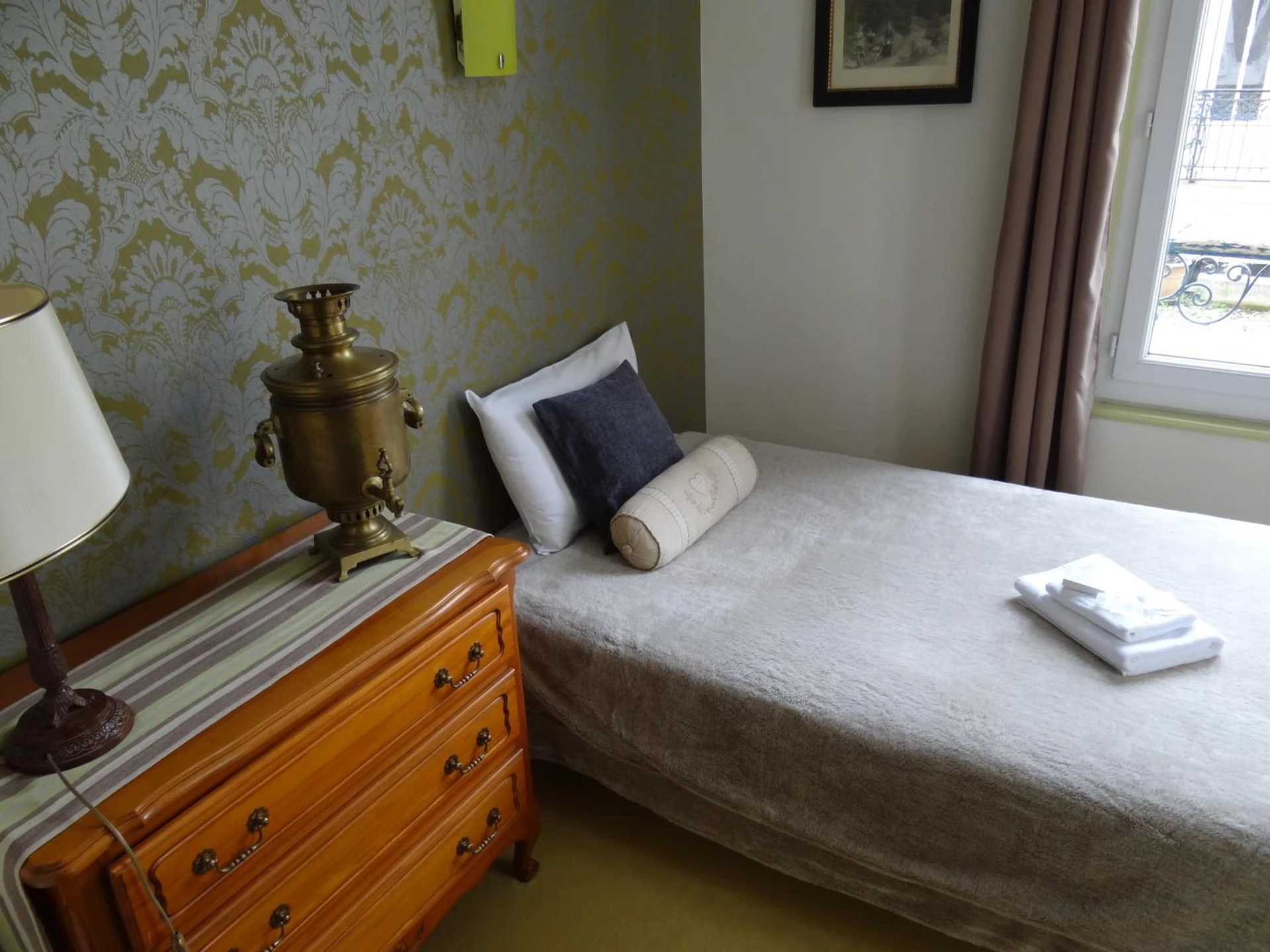 Chambre disponible pour un séminaire d'entreprise à Hotel California - Vichy