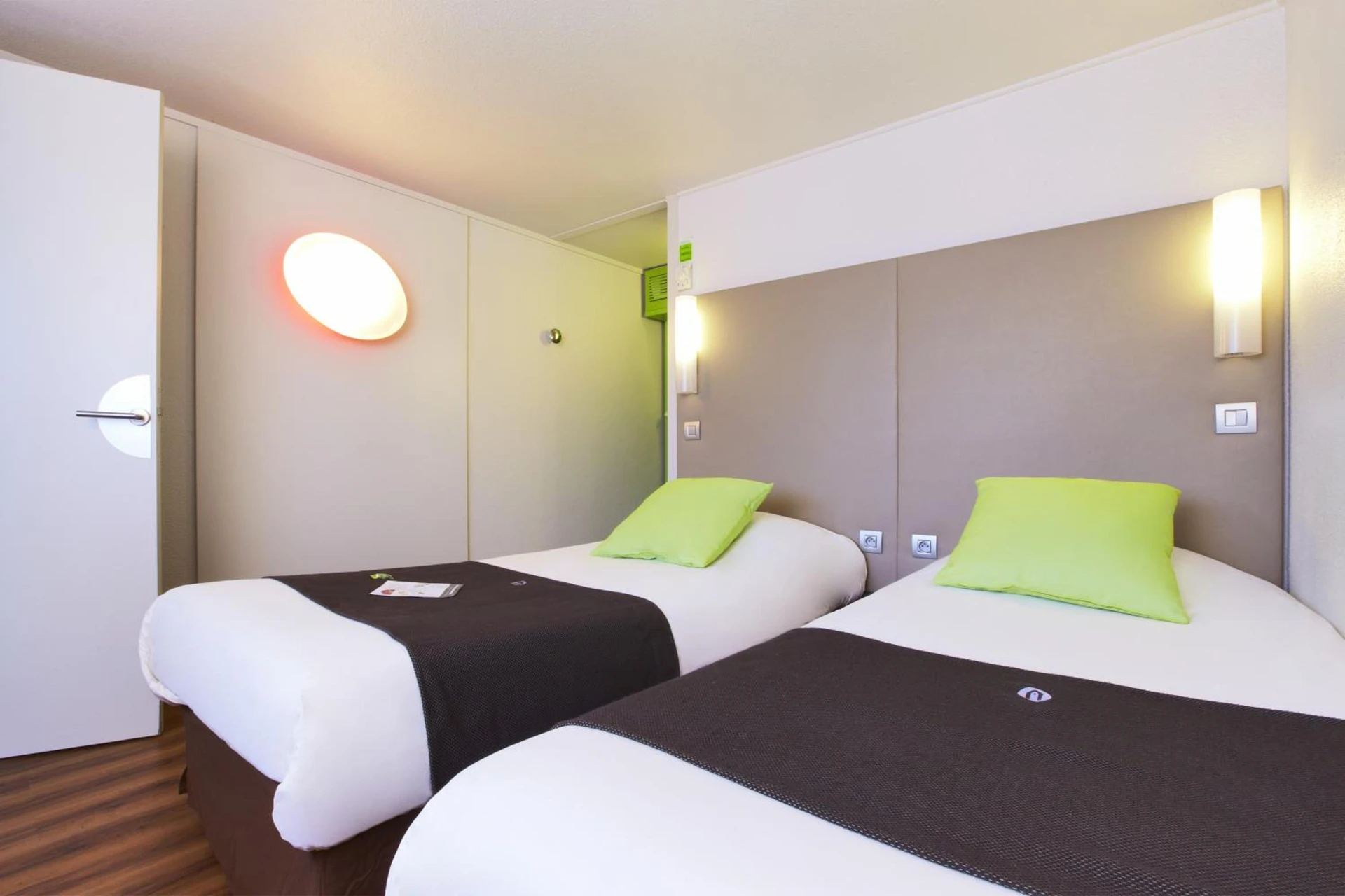 Magnifique chambre pour un séminaire d'entreprise à Campanile Béziers A9/A75 - Béziers
