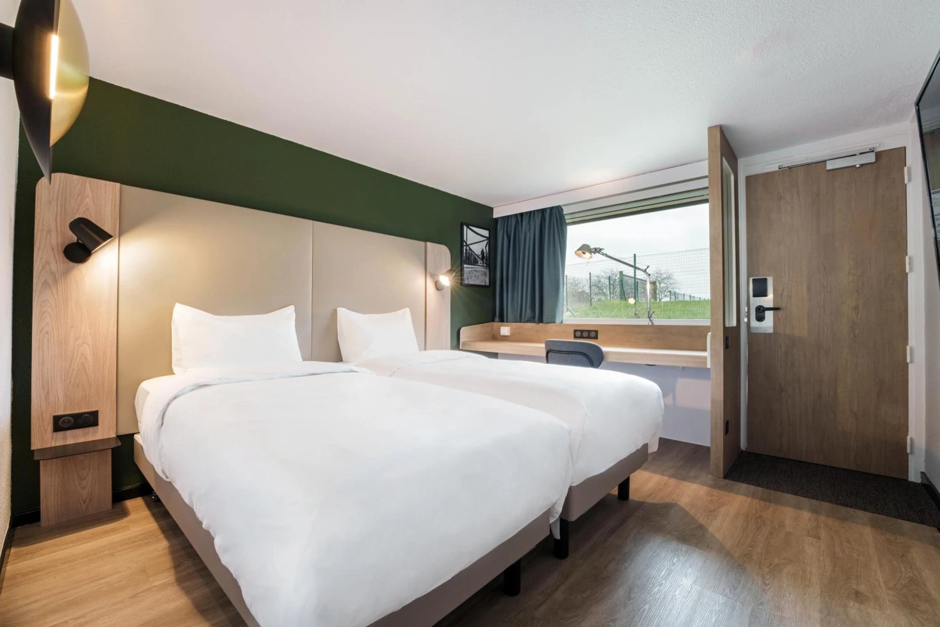 Magnifique chambre pour un séminaire d'entreprise à Campanile Dreux - Dreux